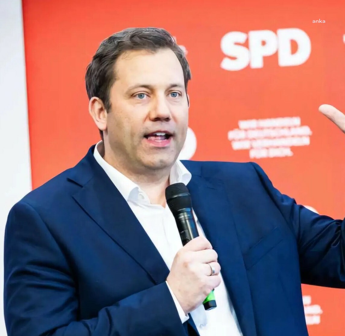 Almanya'da, Federal Anayasa Mahkemesi üyeliği seçimi krizi: Sosyal Demokrat Parti, Anayasa Mahkemesi adayında ısrarlı