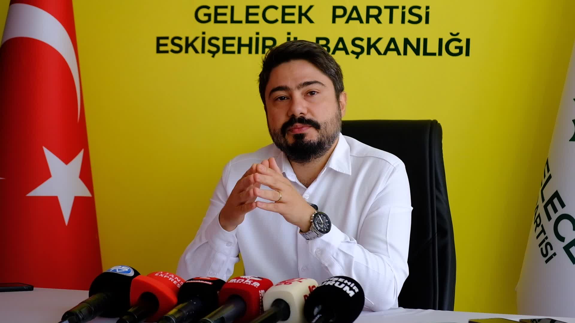 Gelecek Partisi Eskişehir İl Başkanı Durmazlar’dan istifa eden milletvekillerine tepki: "AK Parti güç kaybetsin giden 6 milletvekiline karşı 60 milletvekili geri gelir"