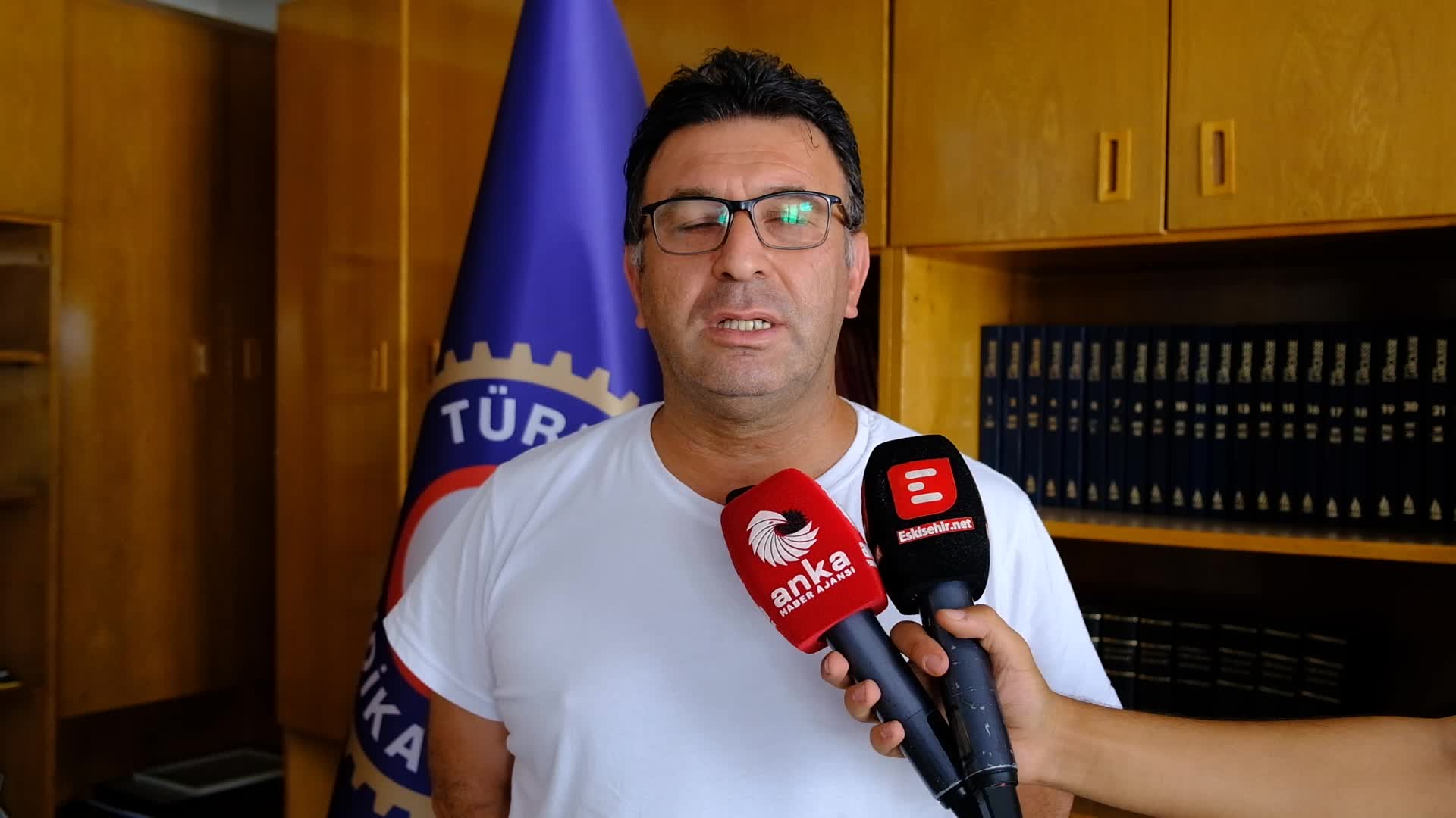 Türk Harb İş Eskişehir Şube Başkanı Hasan Atak: İnsanlar bu maaşlarla geçinemezler