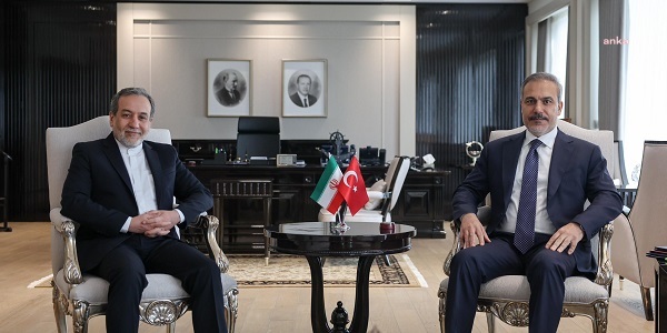 Hakan Fidan, İran Dışişleri Bakanı Abbas Arakçi ile telefonda görüştü