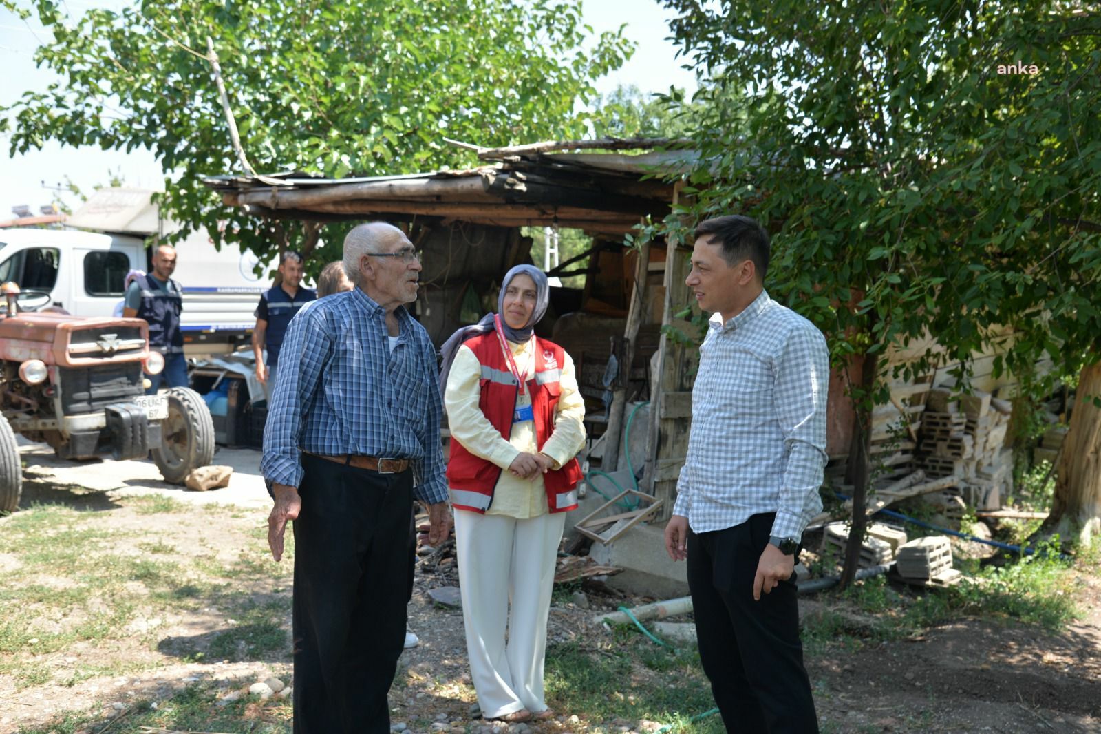 Kahramankazan Belediyesi, ihtiyaç sahiplerine yardım kolilerini ulaştırıyor