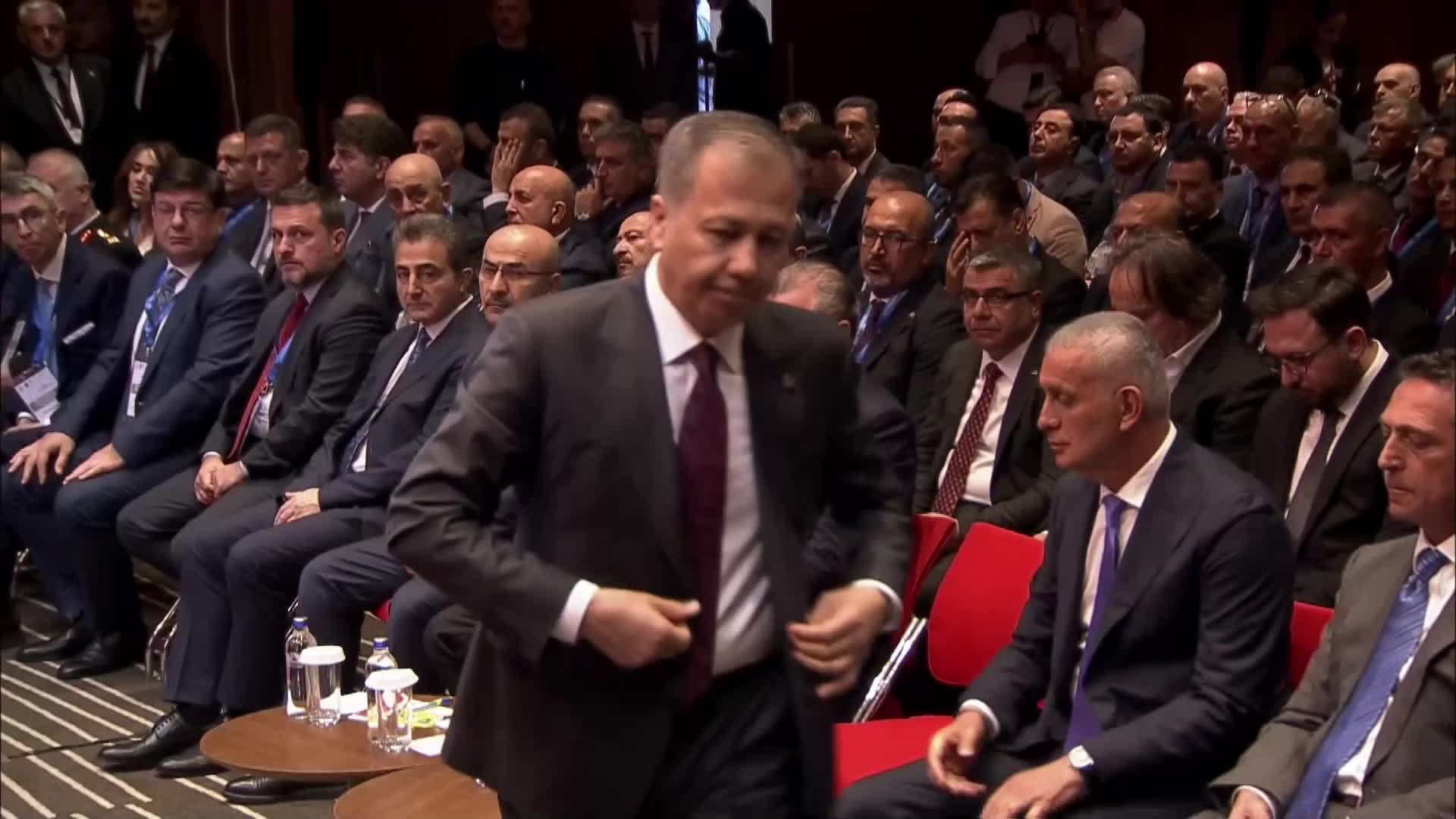 Bakan Yerlikaya: "Müsabaka öncesi, sırası ve sonrasında güvenliği tüm boyutlarıyla ele alıyoruz"