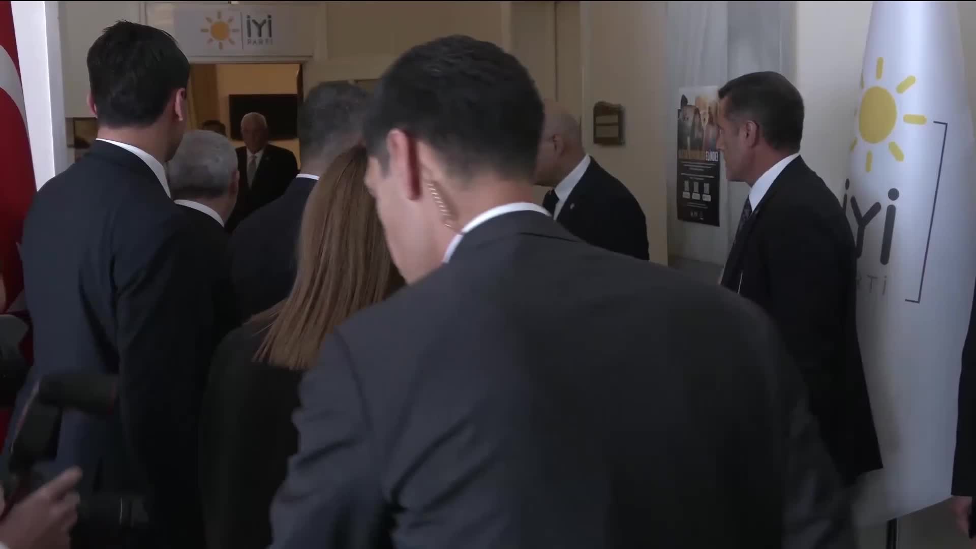 TBMM'de "Terörsüz Türkiye" süreciyle ilgili ziyaret trafiği sürüyor... MİT Başkanı Kalın, İYİ Parti Genel Başkanı Müsavat Dervişoğlu'nu  ziyaret etti