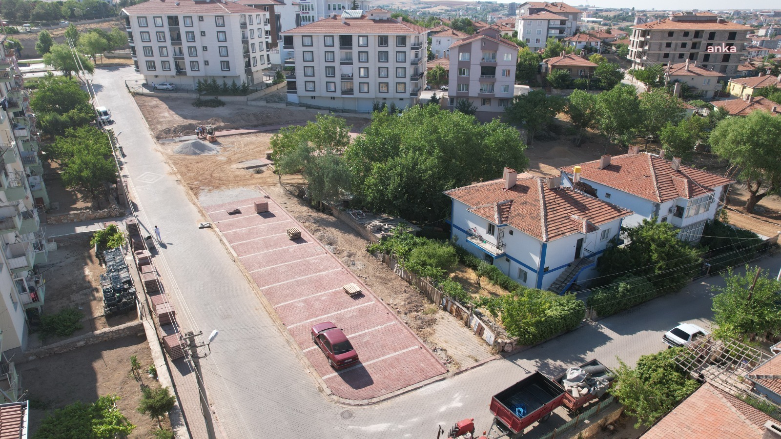 Kırşehir Belediyesi, çevre düzenleme çalışmalarını sürdürüyor