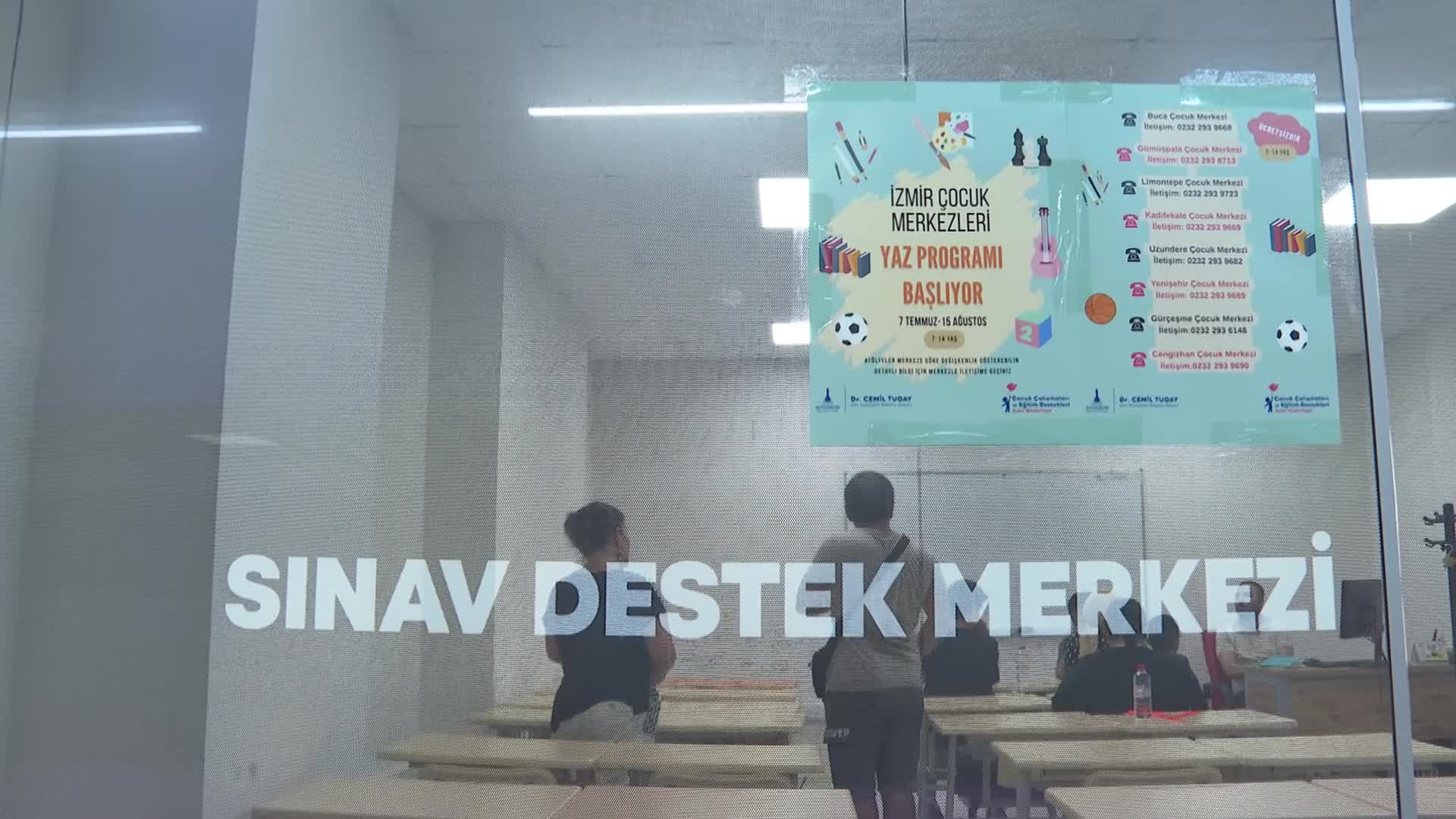 İzmir Büyükşehir Belediyesi Sınav Destek Merkezi tercih döneminde de öğrencilerin yanında