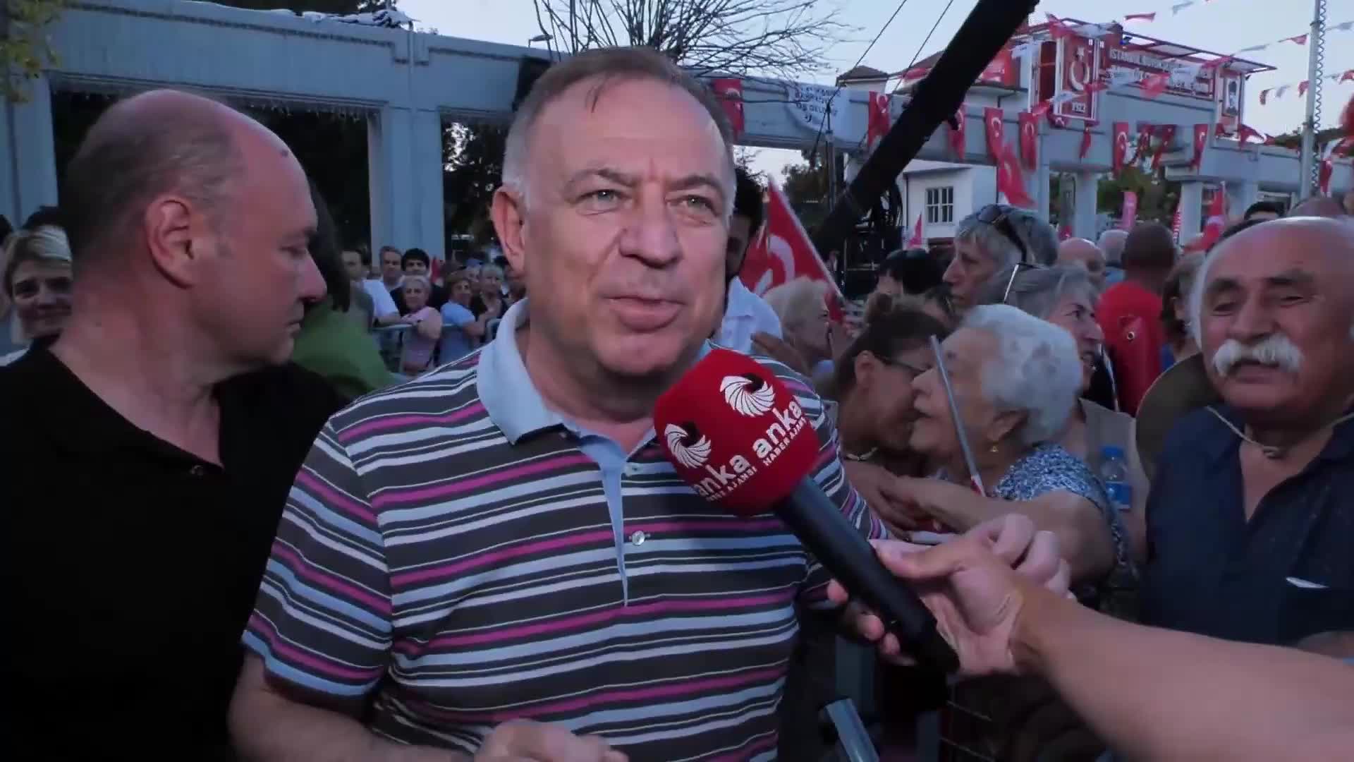 CHP'nin Bakırköy mitingi... Gökan Zeybek: Aziz İhsan Aktaş dışarda iftira attıkları içeride. Biz bu durumu protesto ediyoruz