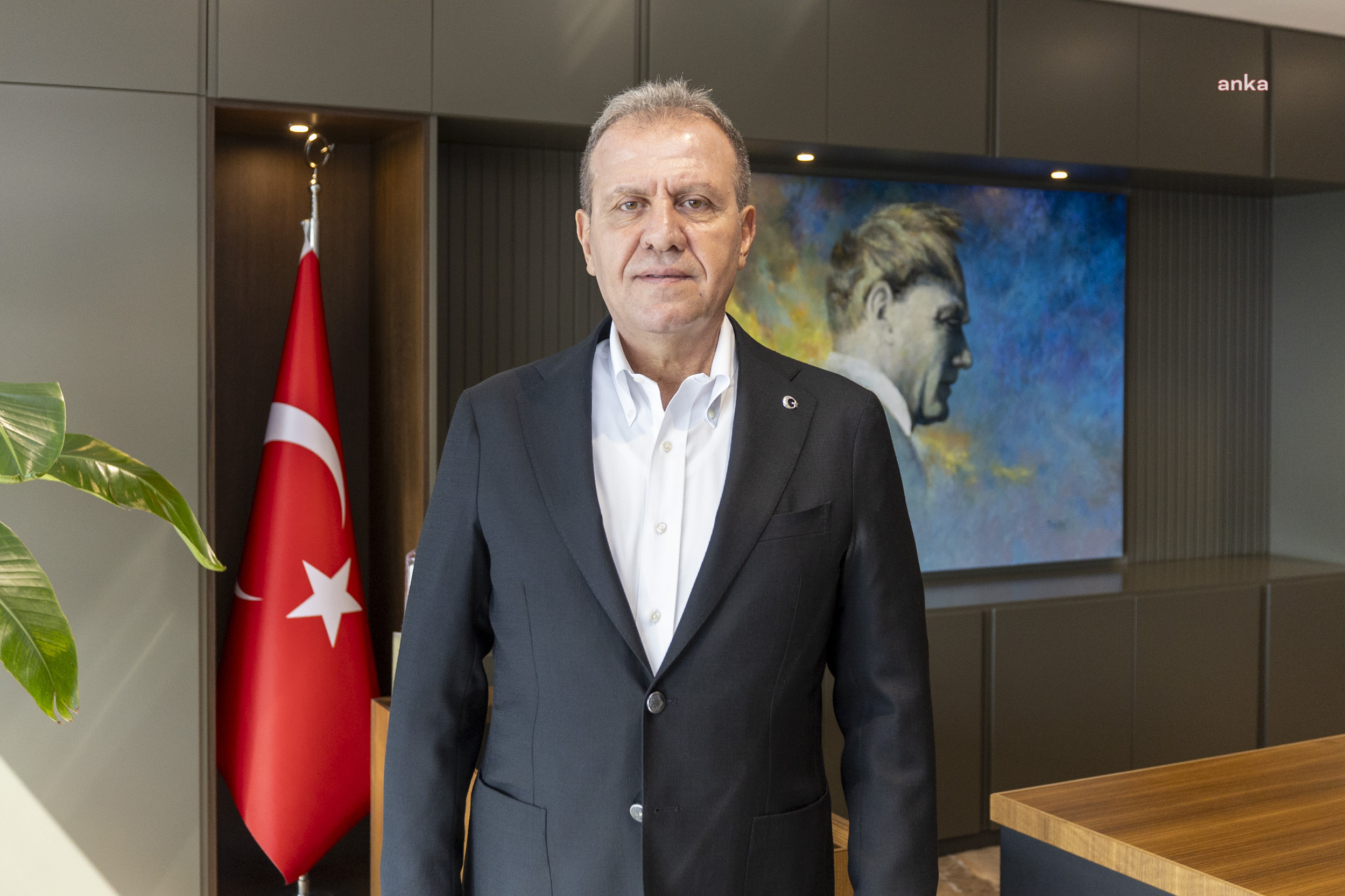 Vahap Seçer: “Orman yangınlarında hayatını kaybeden görev şehitlerimize Allah’tan rahmet, acılı ailelerine sabır ve ulusumuza başsağlığı diliyorum”