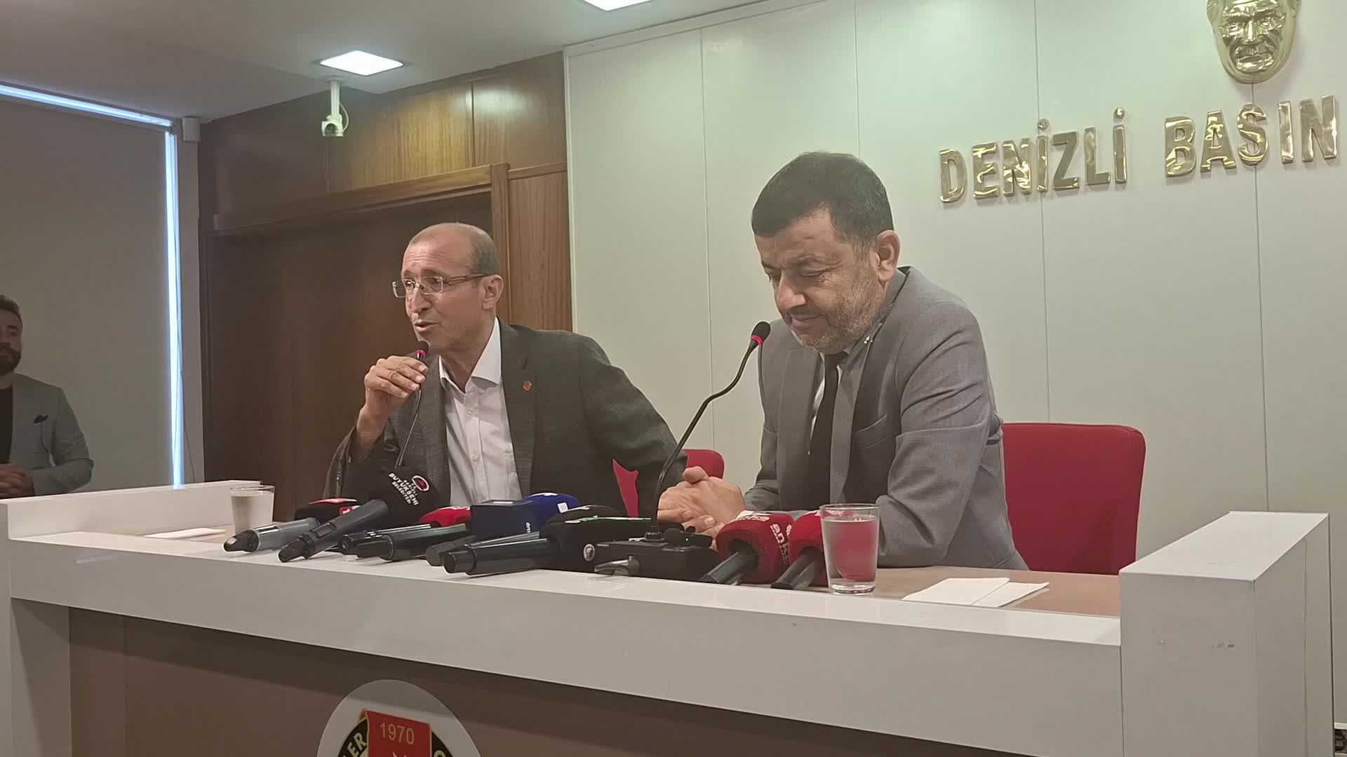 Denizli’de basın buluşması: “Tarafsız gazetecilik ateşten gömlek giymek gibi”