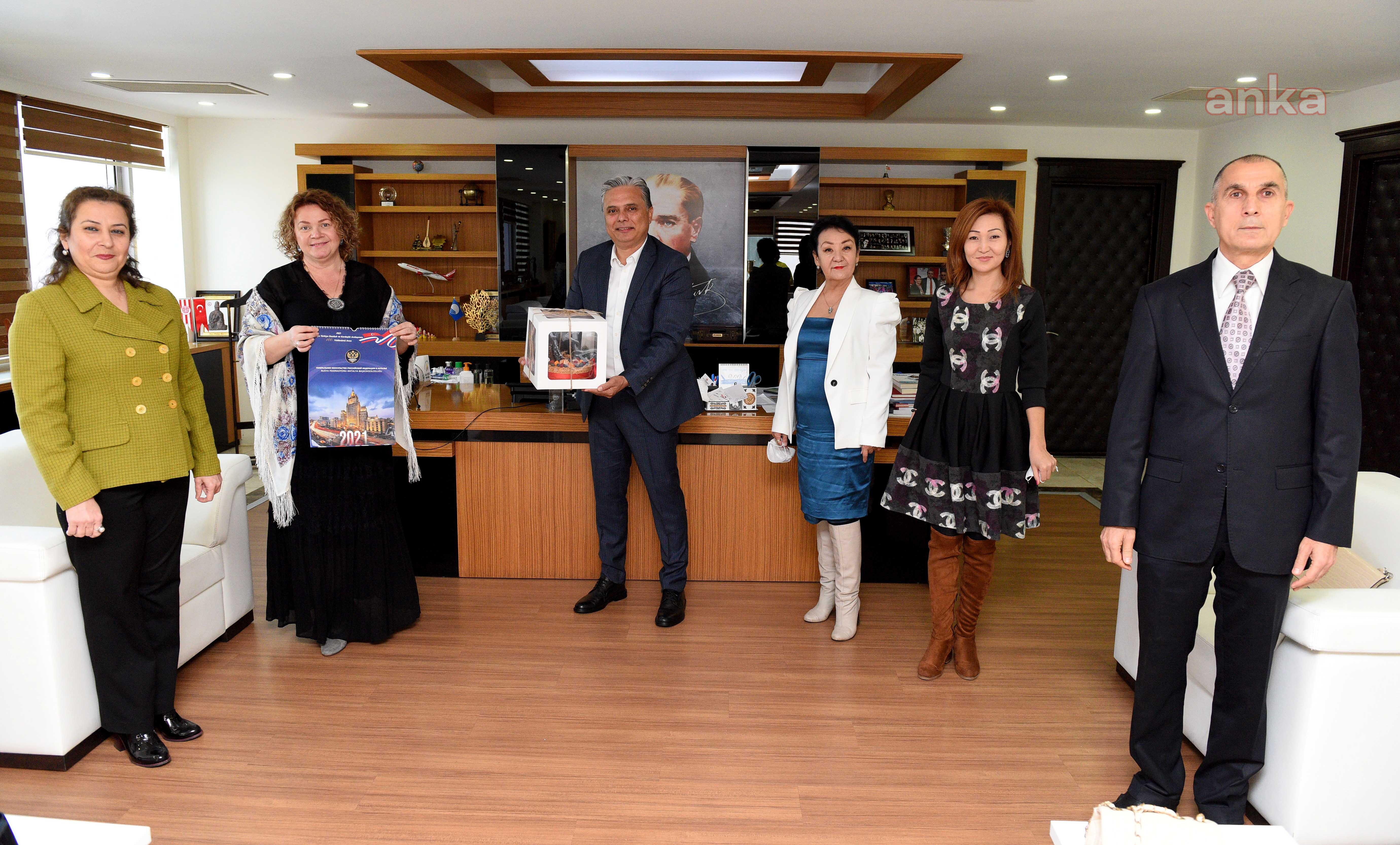 DERNEKLERDEN MURATPAŞA BELEDİYE BAŞKANI UYSAL'A YENİ YIL ZİYARETİ