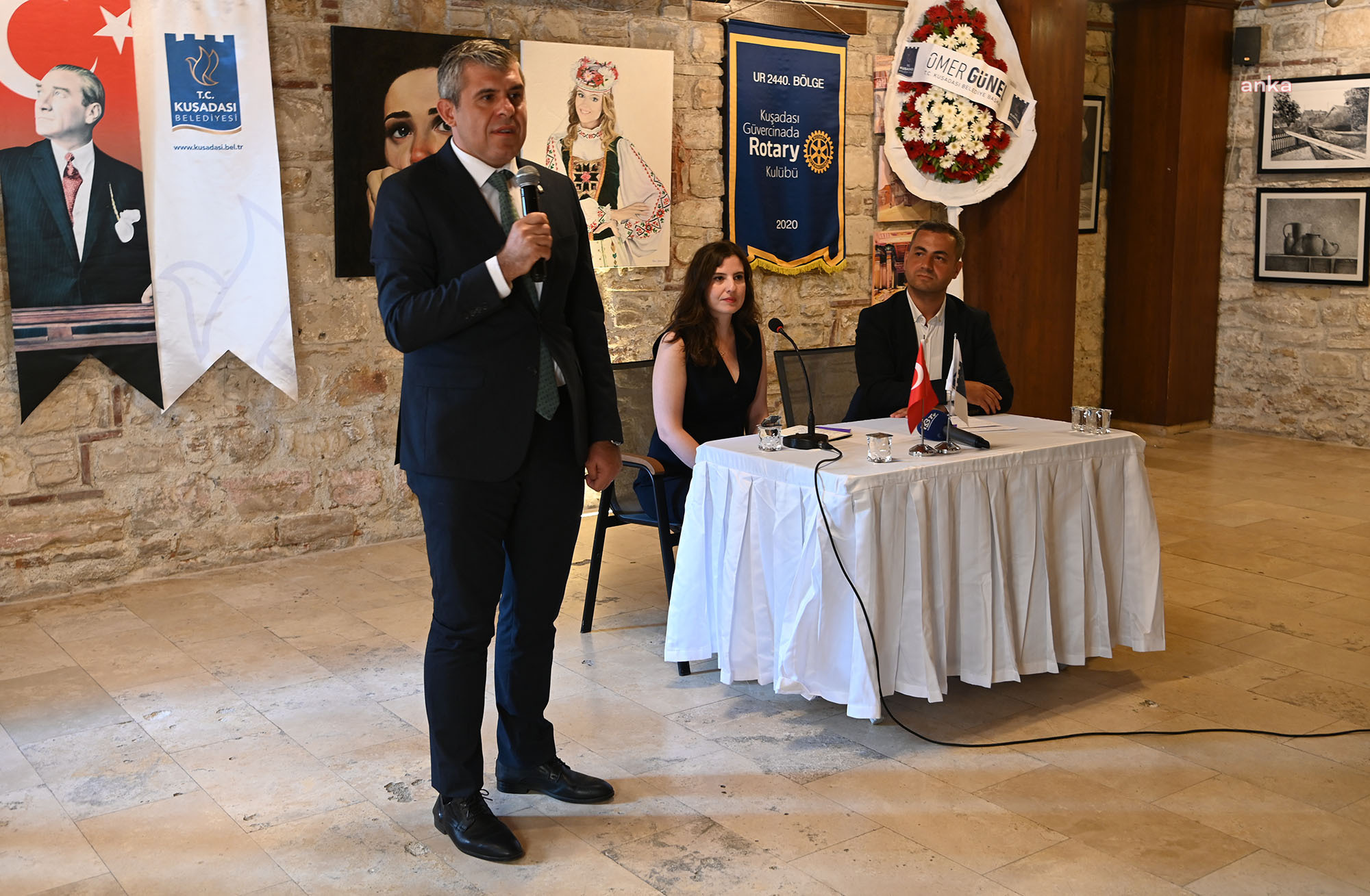 Kuşadası’nda Lozan Barış Antlaşması’nın tarihsel ve diplomatik açıları ele alındı