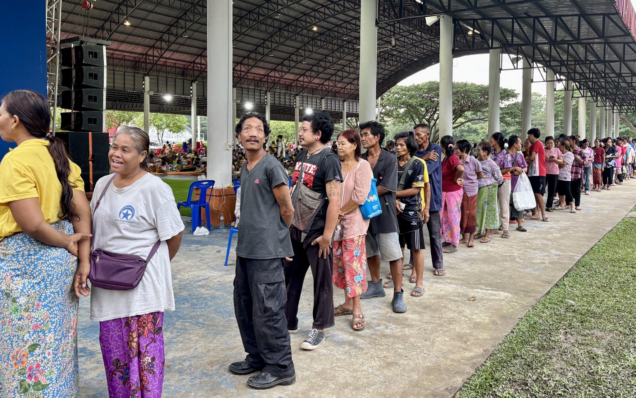 Tayland ve Kamboçya arasında çatışmalar üçüncü gününde sürüyor: Yaklaşık 180 bin kişi yerinden edildi