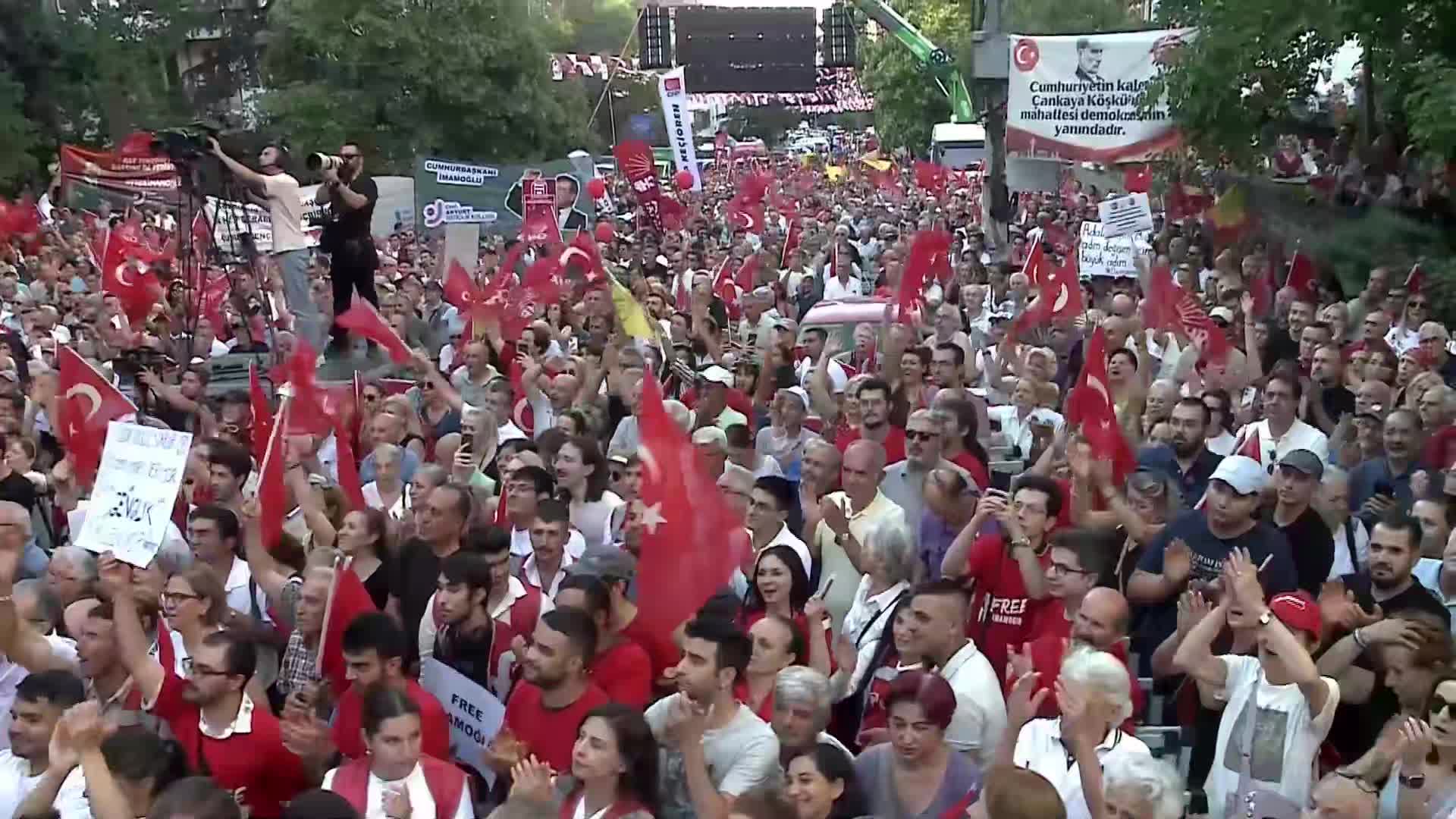 CHP'nin Cumhurbaşkanlığı Aday Ofisi açılıyor...Mansur Yavaş: "Hukuk, demokrasi olmadığı zaman ekmek olmuyor, faizler, enflasyon artıyor, fakirlik oluyor"