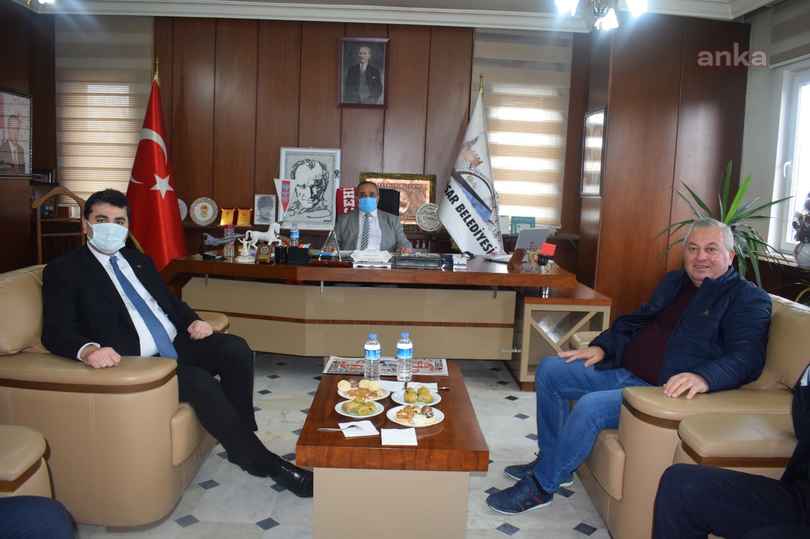 DEMOKRAT PARTİ GENEL BAŞKANI GÜLTEKİN UYSAL, BABAOCAĞINDAN KONUŞTU: “TÜRKİYE’DEKİ TÜM BELEDİYELERE TALİBİZ”