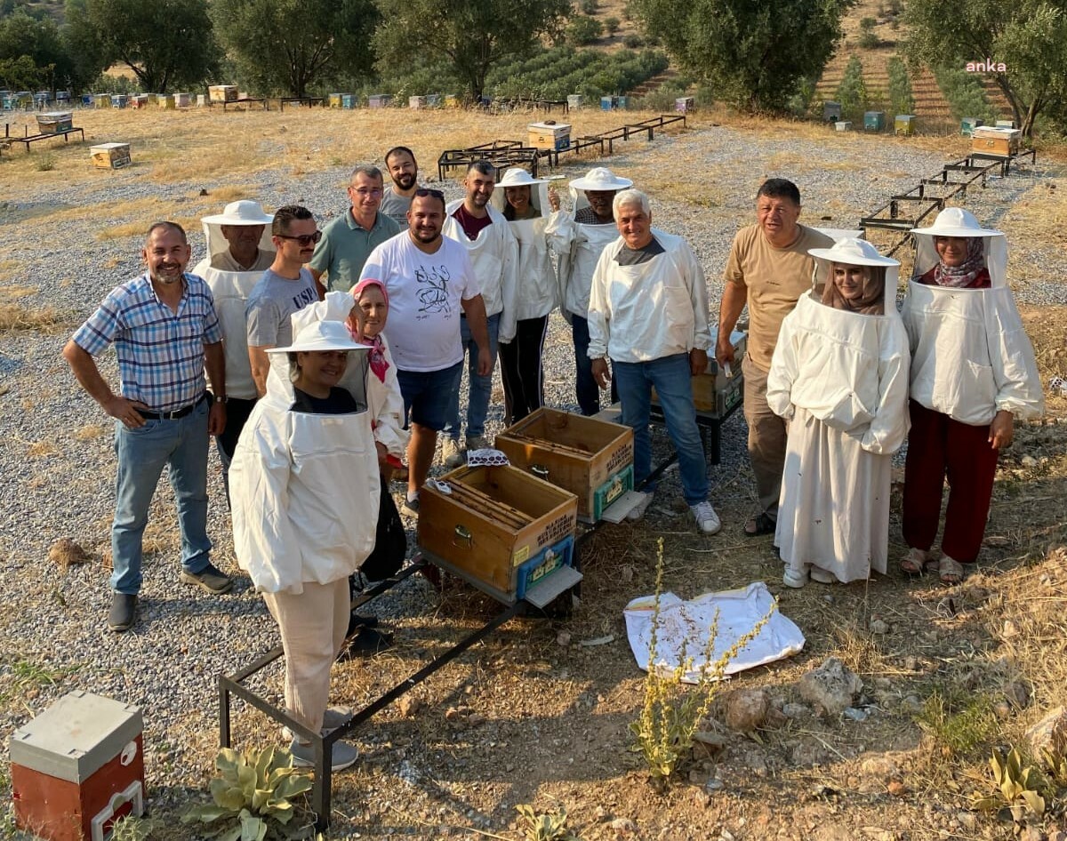 Manisa Büyükşehir Belediyesi’nden arıcılara uygulamalı eğitim desteği