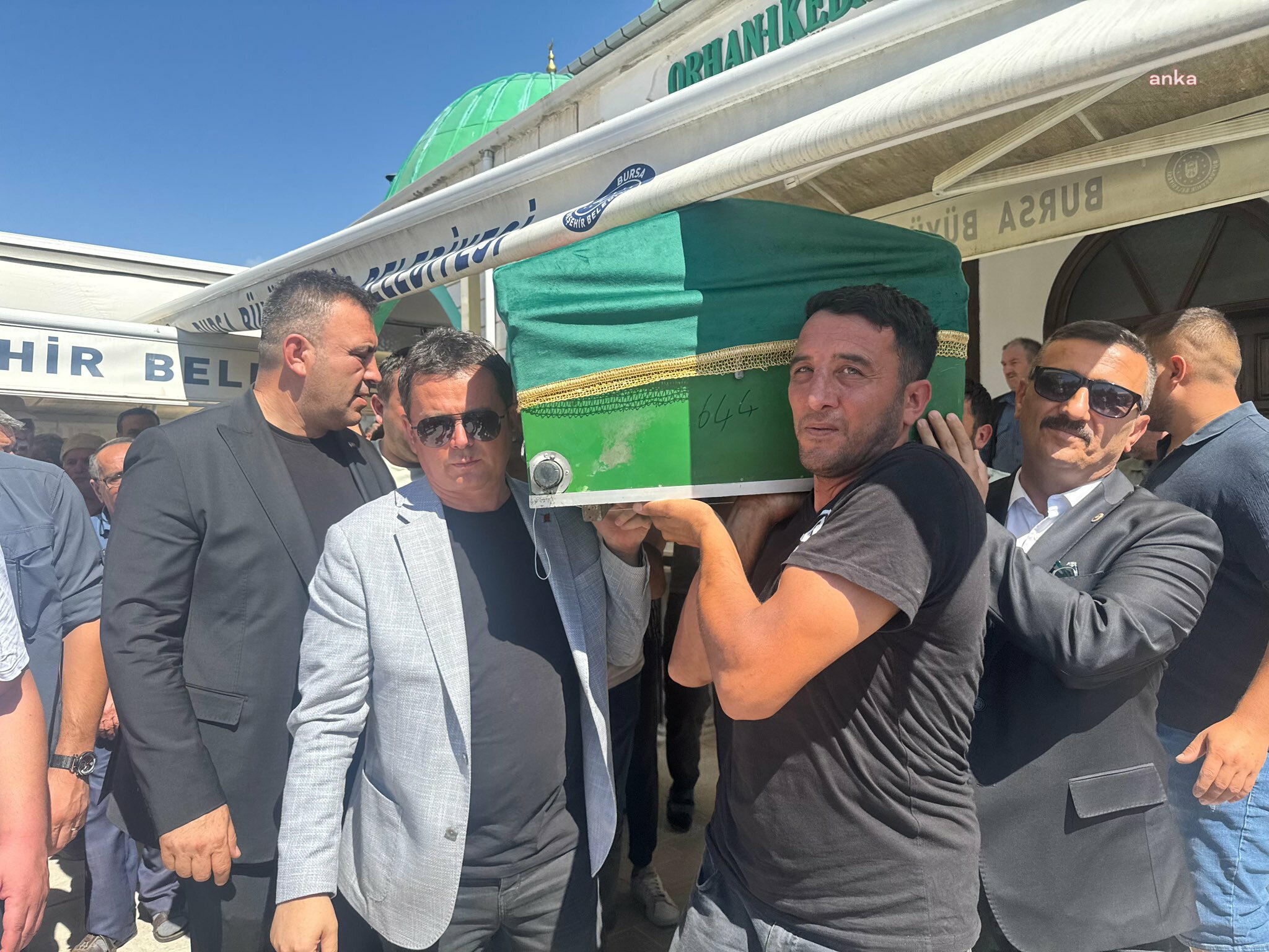 Bursa'daki yangında hayatını kaybeden itfaiye eri Ramazan Şaşkın son yolculuğuna uğurlandı