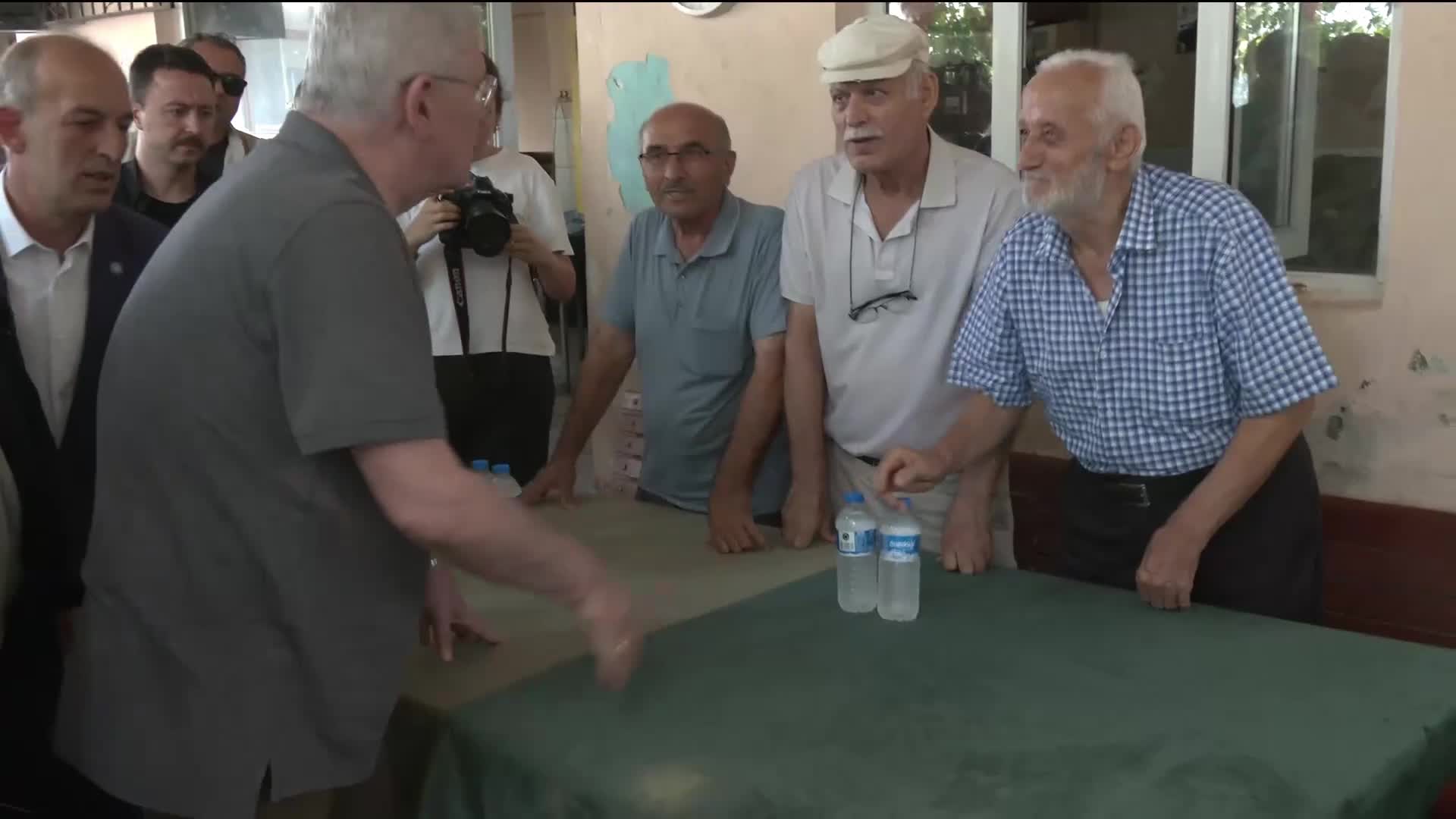 Dervişoğlu, Bursa'daki orman yangınından etkilenen Karahıdır Köyü'nü ziyaret etti