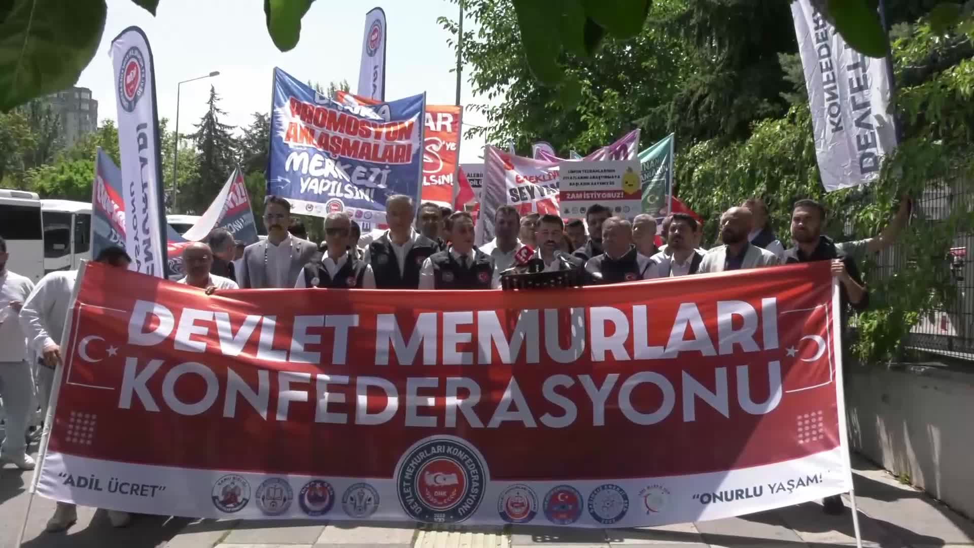Devlet Memurları Konfederasyonu Genel Başkanı Kaya: "Milyonlarca kamu emekçisinin taleplerinin sistematik bir şekilde görmezden gelindiği bir toplu sözleşme sürecine daha sessiz kalmayacağız"