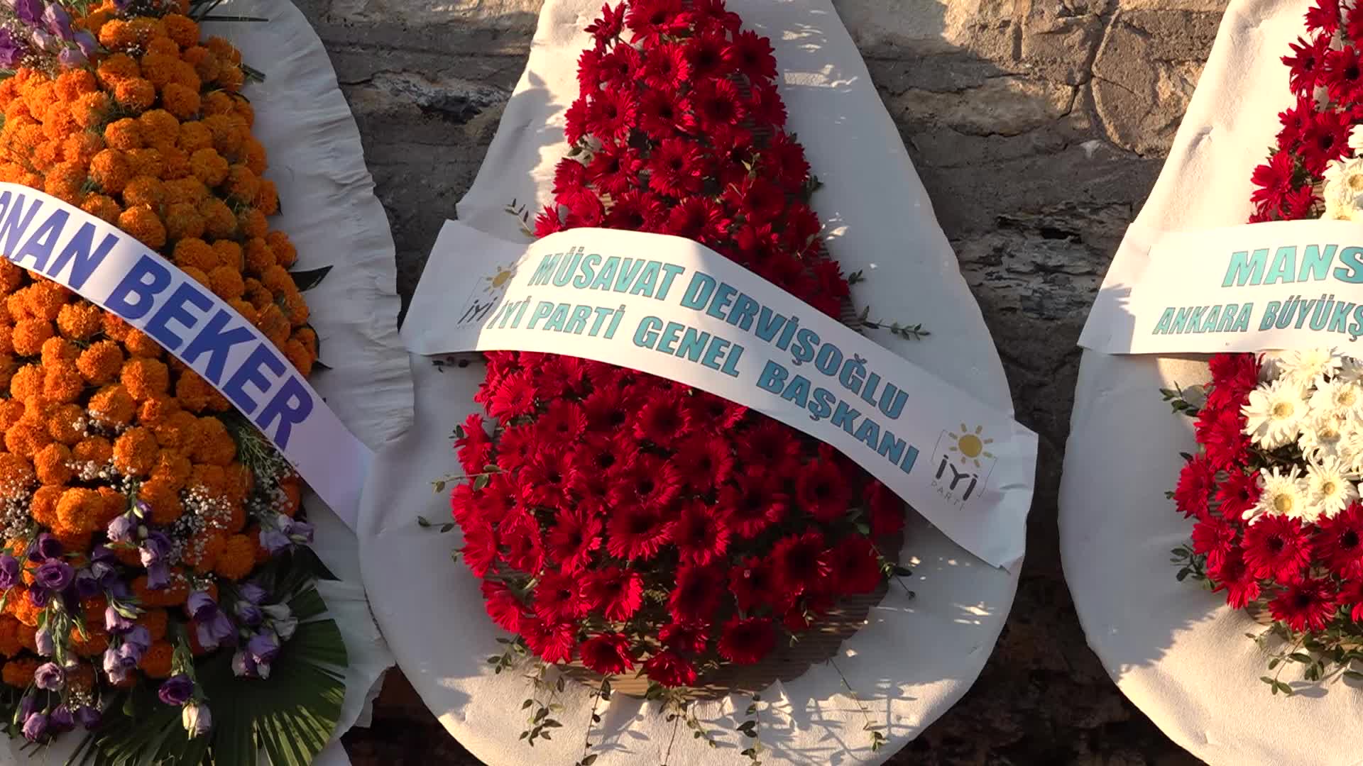 İYİ Parti Lideri Dervişoğlu'ndan nikah şahitliğini yaptığı genç çift adına 100 fidan bağışı