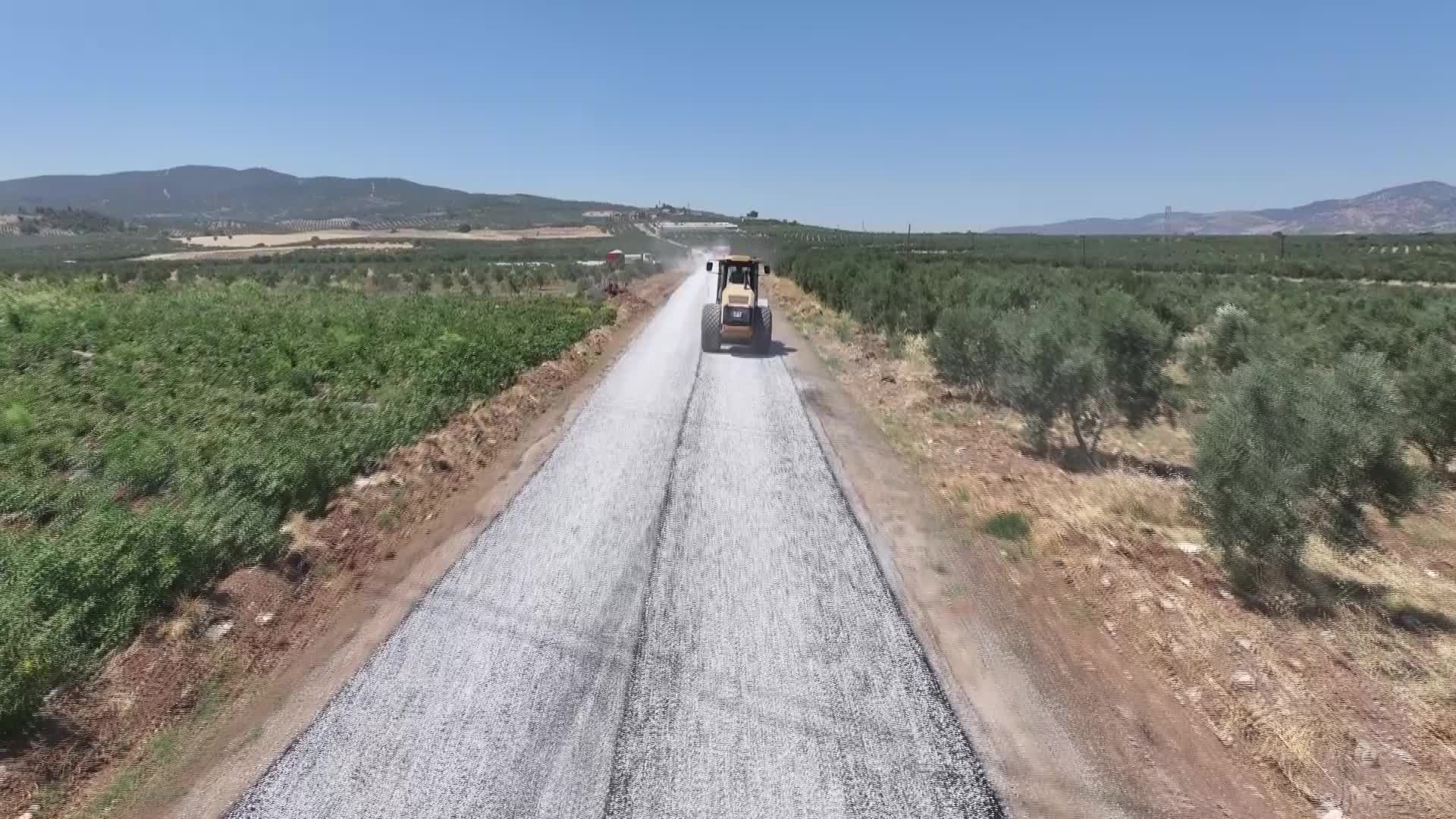 Manisa’nın ilçelerinde asfalt seferberliği