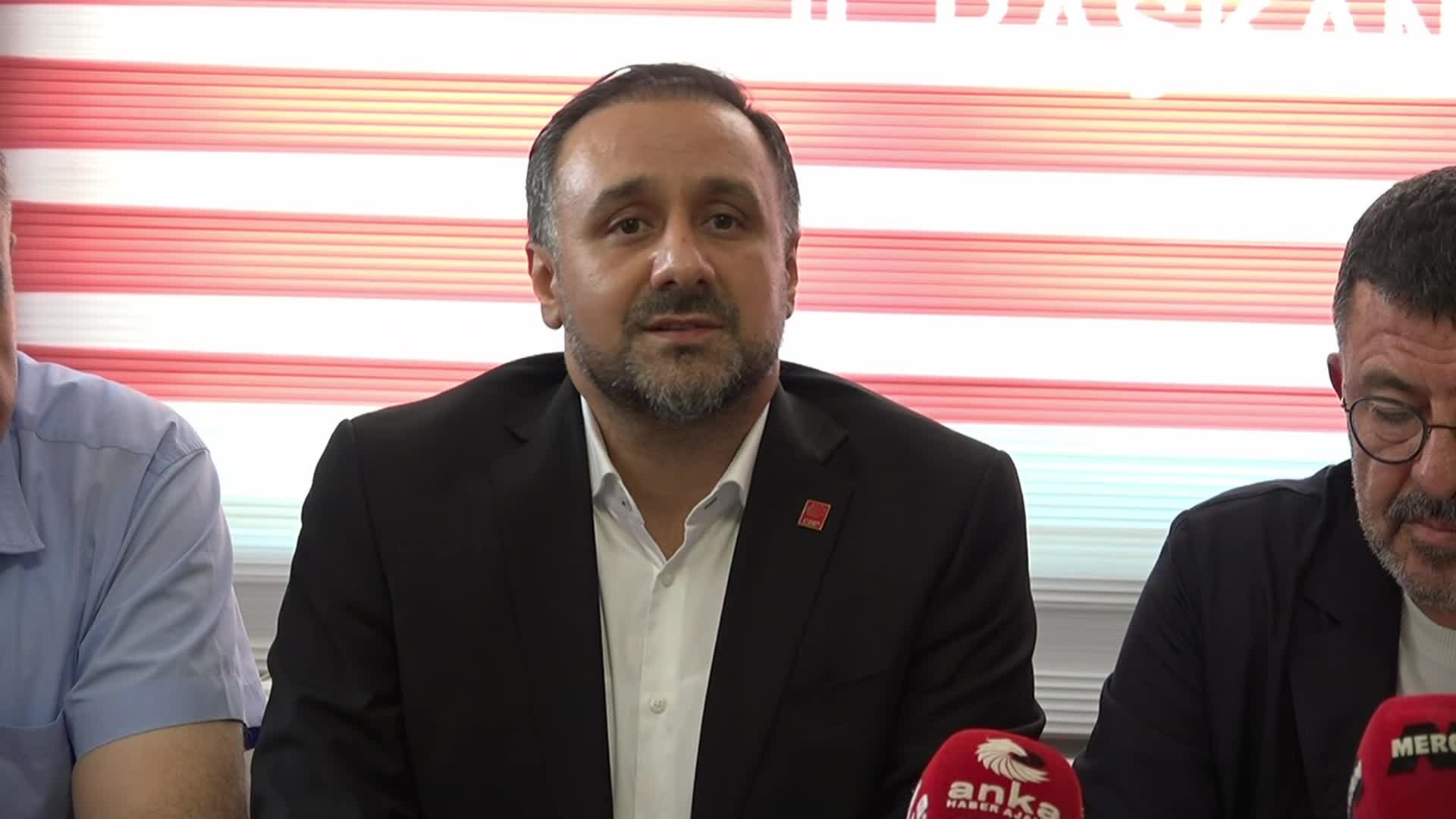 CHP’nin 81 ilde başlattığı saha çalışmasının ilk durağı Adıyaman oldu... Ağbaba, Milli Savunma Bakanı'nı istifaya çağırdı