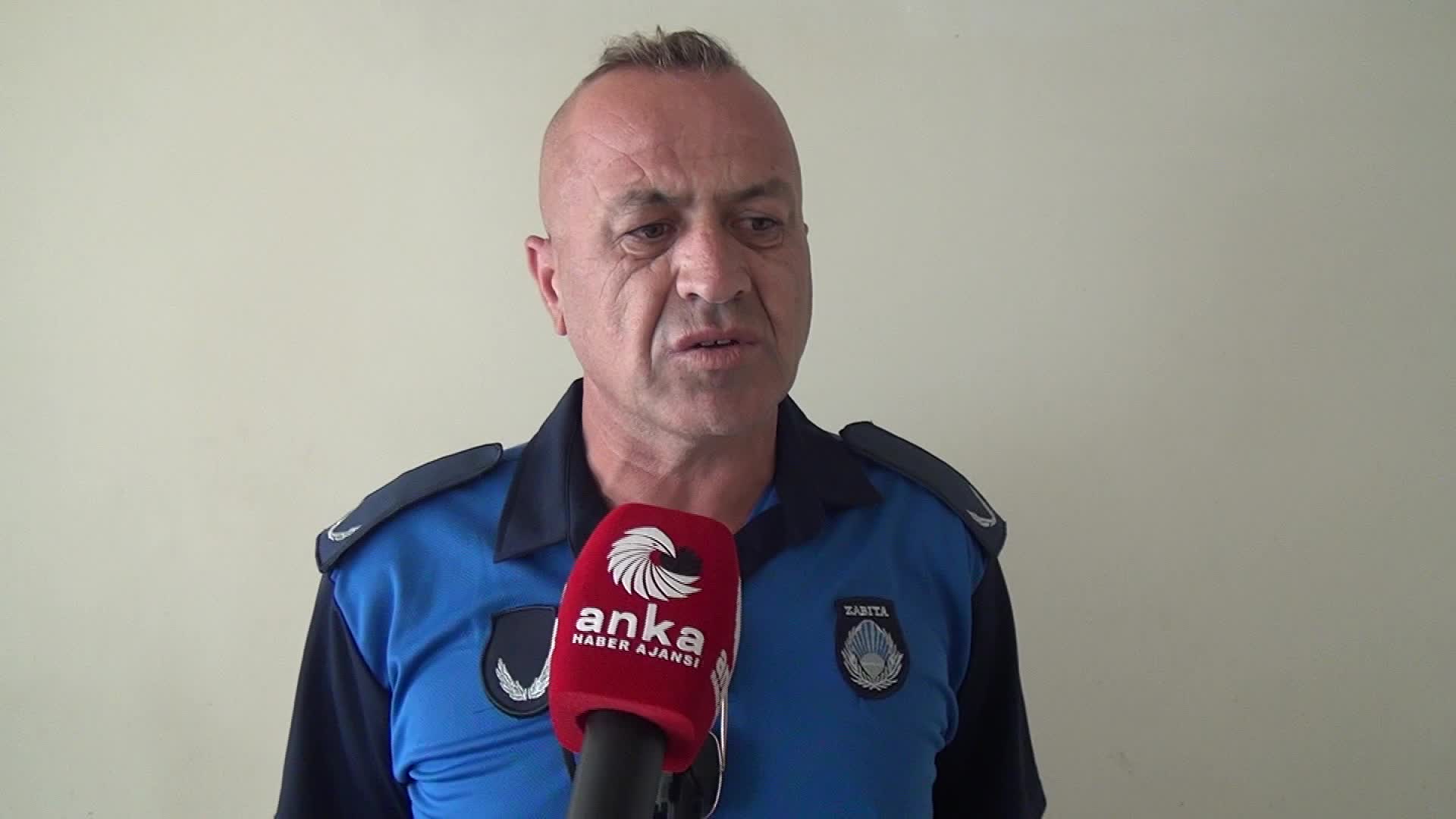 Sinop Belediyesi zabıta memurları, caddede buldukları yaklaşık 30 bin lirayı sahibine teslim etti