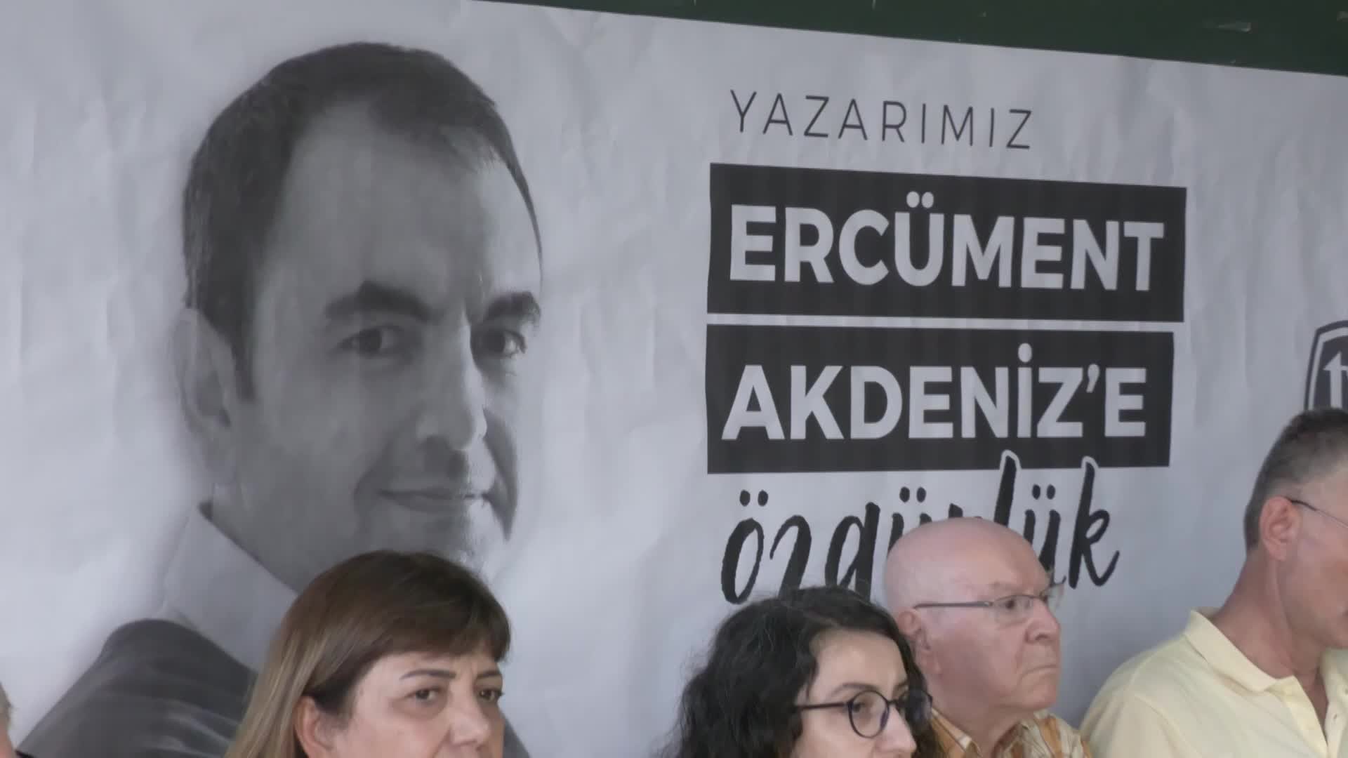 Dostları, meslektaşları ve siyasiler tutuklu gazeteci Ercüment Akdeniz için bir araya geldi... Akdeniz: Bu süreç, meşakkatli olduğu kadar güzel ve hakikatin ışıklı gururuyla yüklü