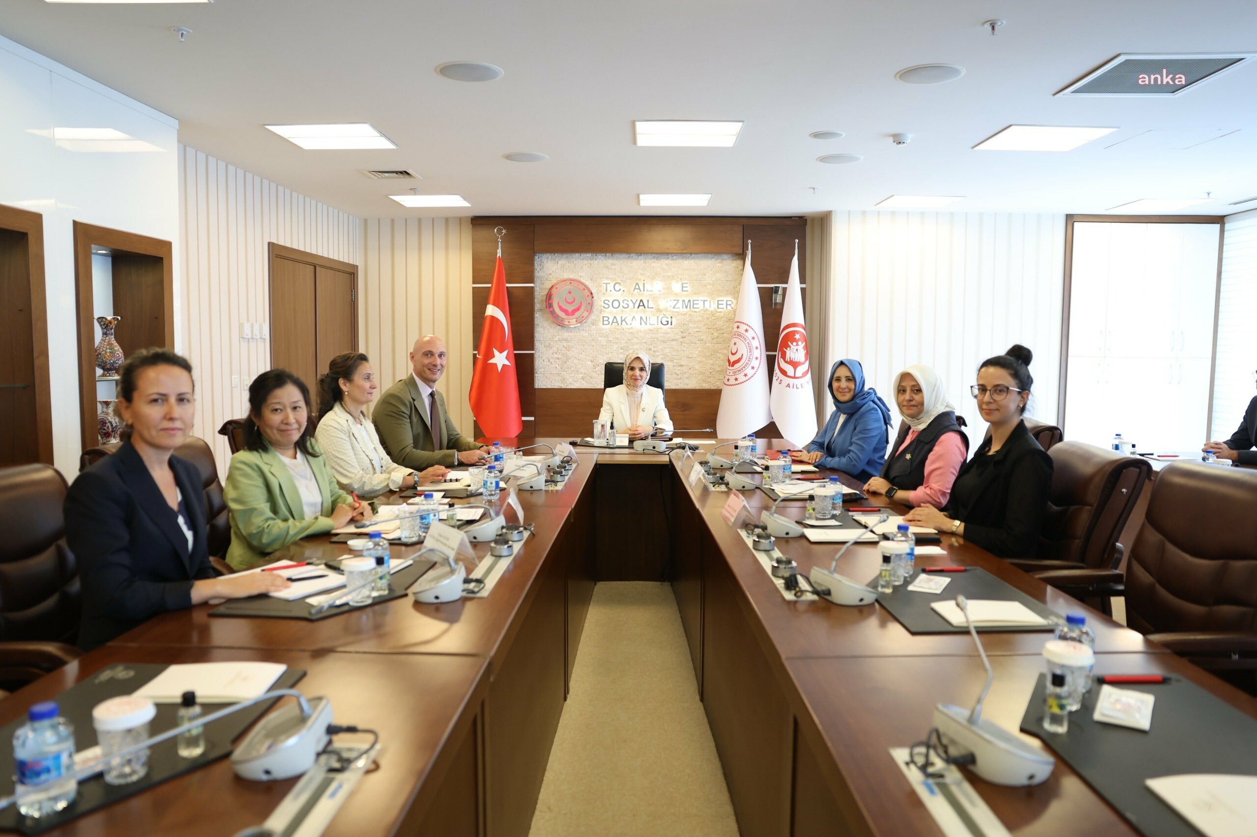 Bakan Göktaş, UNICEF Türkiye Temsilcisi Marchi ile bir araya geldi