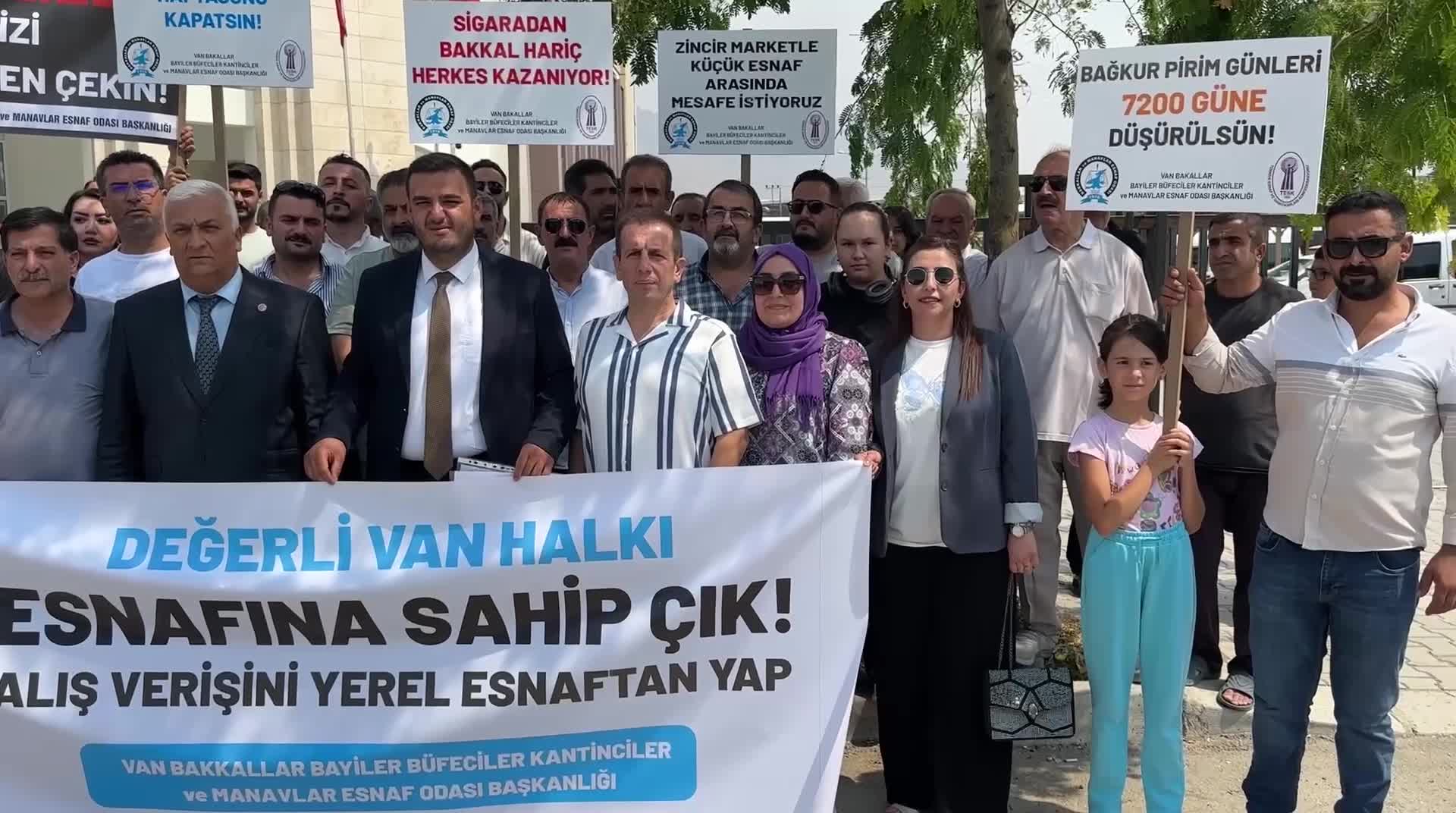 Van'da küçük esnaf zincir marketlere sınırlama ve Bağ-Kur düzenlemesi talebini dile getirdi