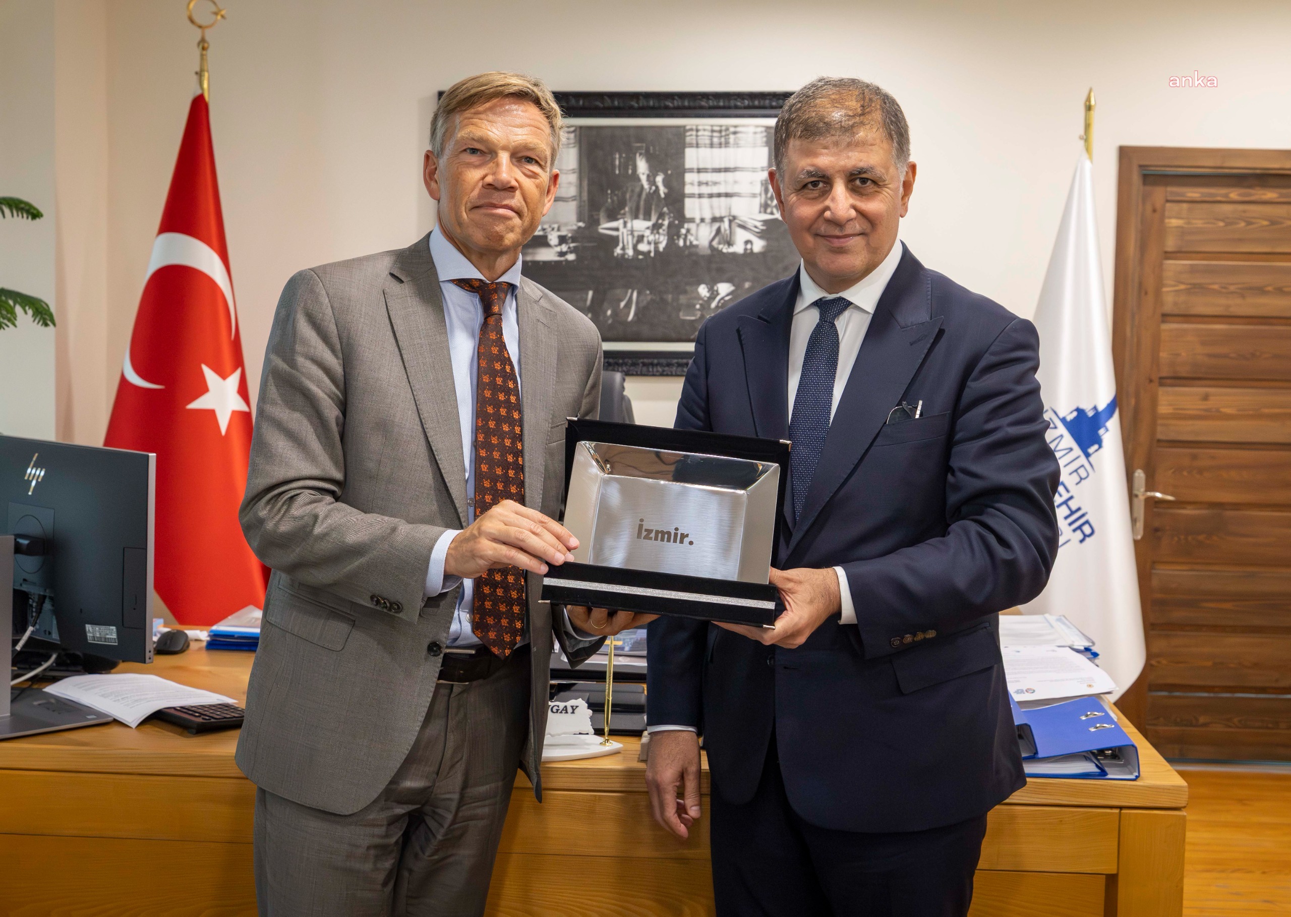 Hollanda Büyükelçisi Wijnands İzmir Büyükşehir Belediye Başkanı Tugay’ı ziyaret etti