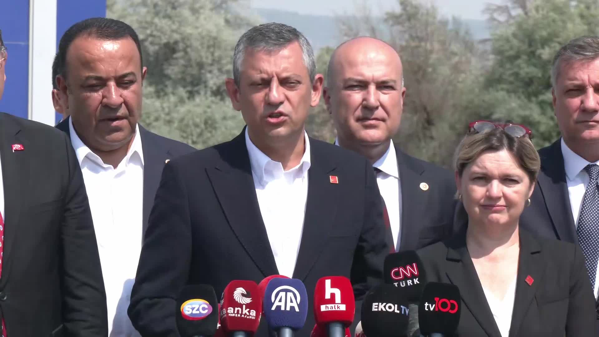 Özel, TUSAŞ'ı ziyaret etti: "1973'ten bugüne kadar çok sayıda siyasetçinin, Türk mühendislerinin emeğinin olduğu, hepimizin de gurur duyduğu bir tesis"