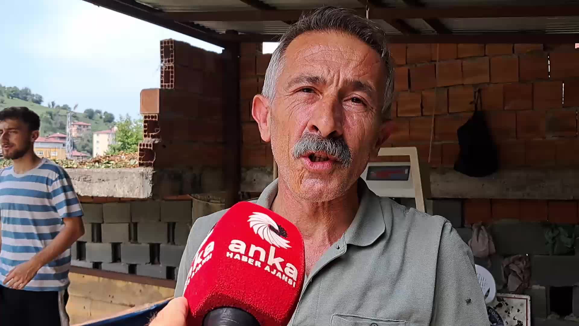 Artvin Hopa’da çay üreticileri: "ÇAYKUR, uyguladığı kota ile bizi özel sektöre mahkum etti. Çay karaborsaya düştü"