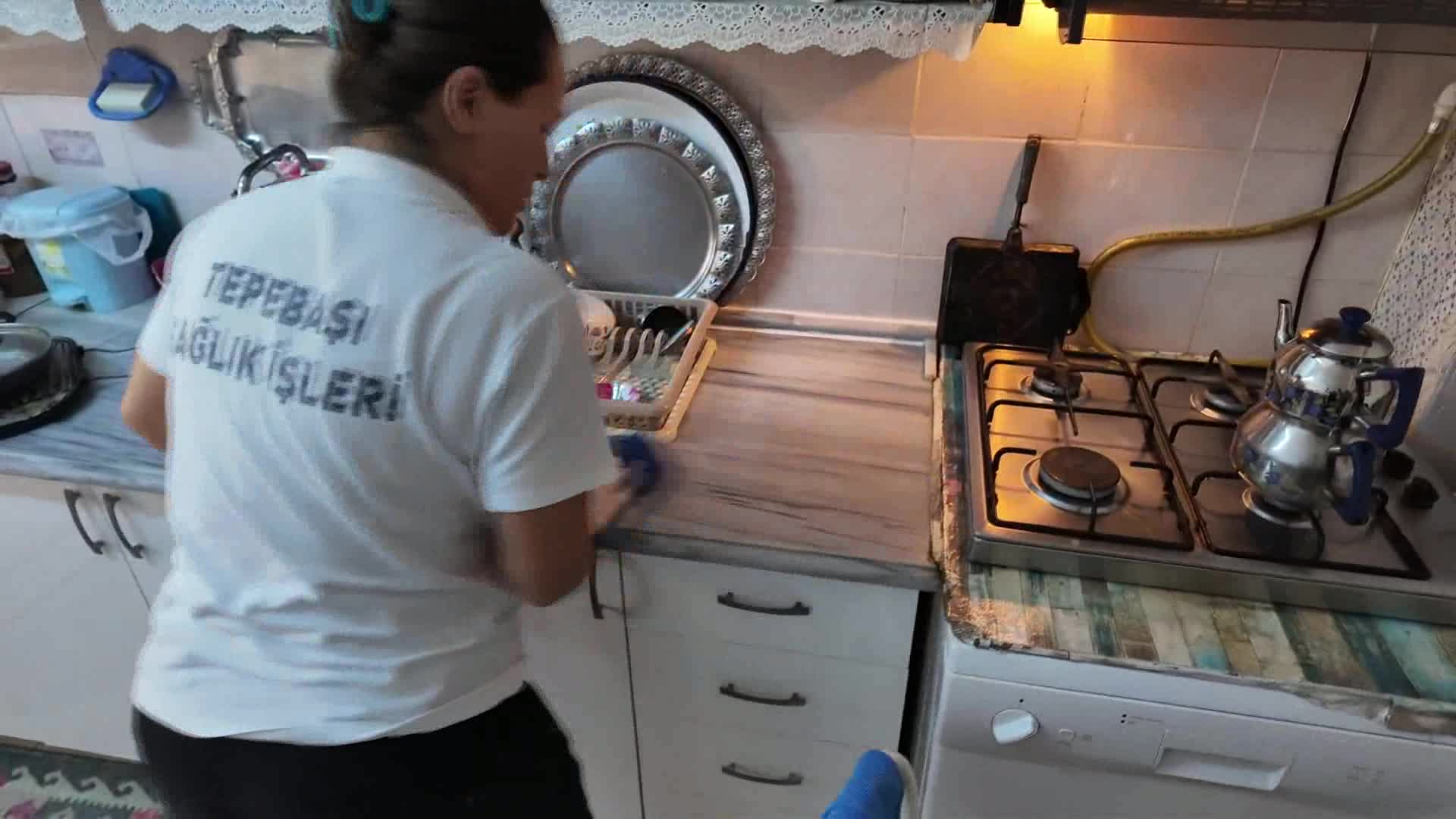 Tepebaşı Belediyesi, ihtiyaç sahiplerine destek olmaya devam ediyor