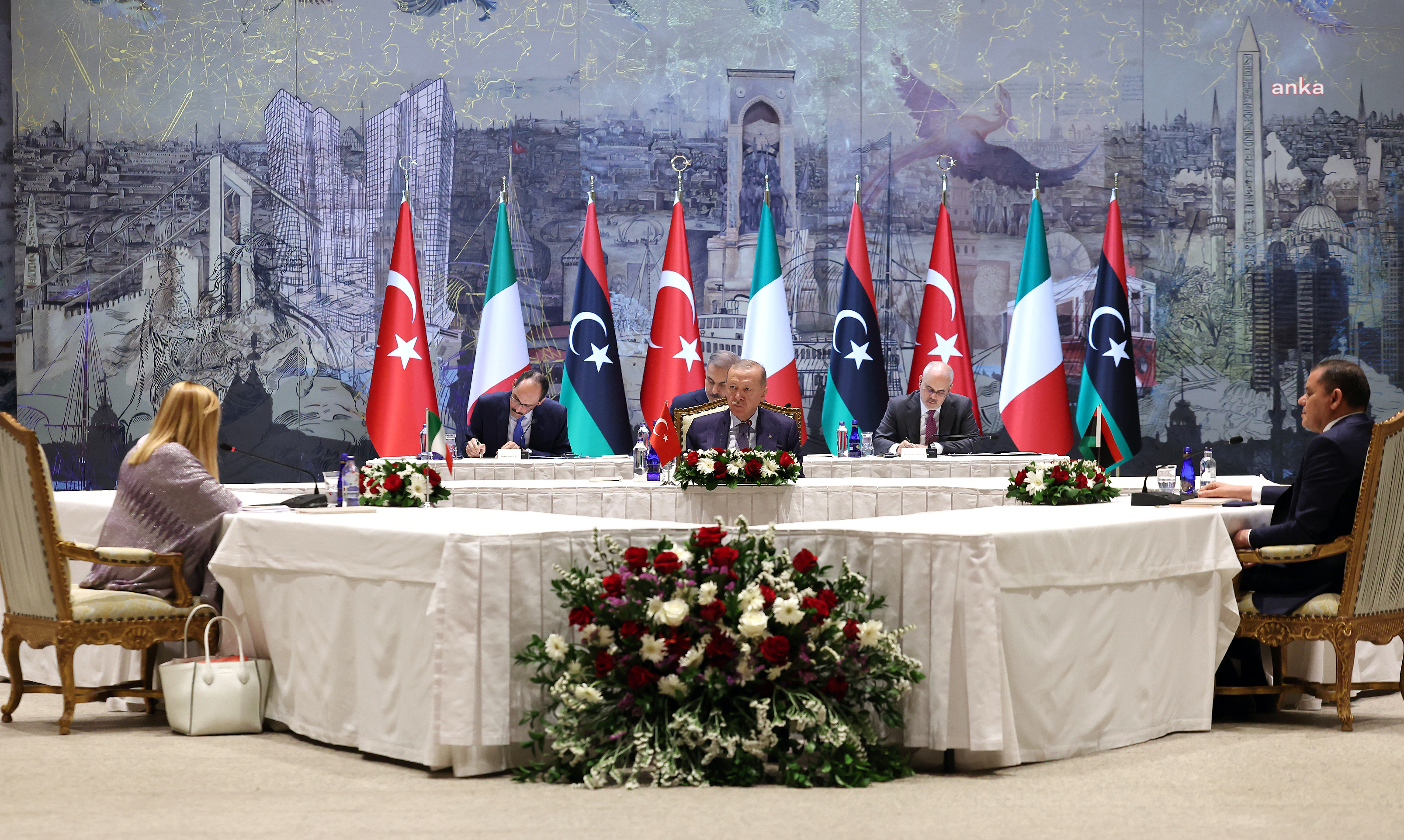 Cumhurbaşkanı Erdoğan, İtalya ve Libya Başbakanlarını İstanbul’da kabul etti