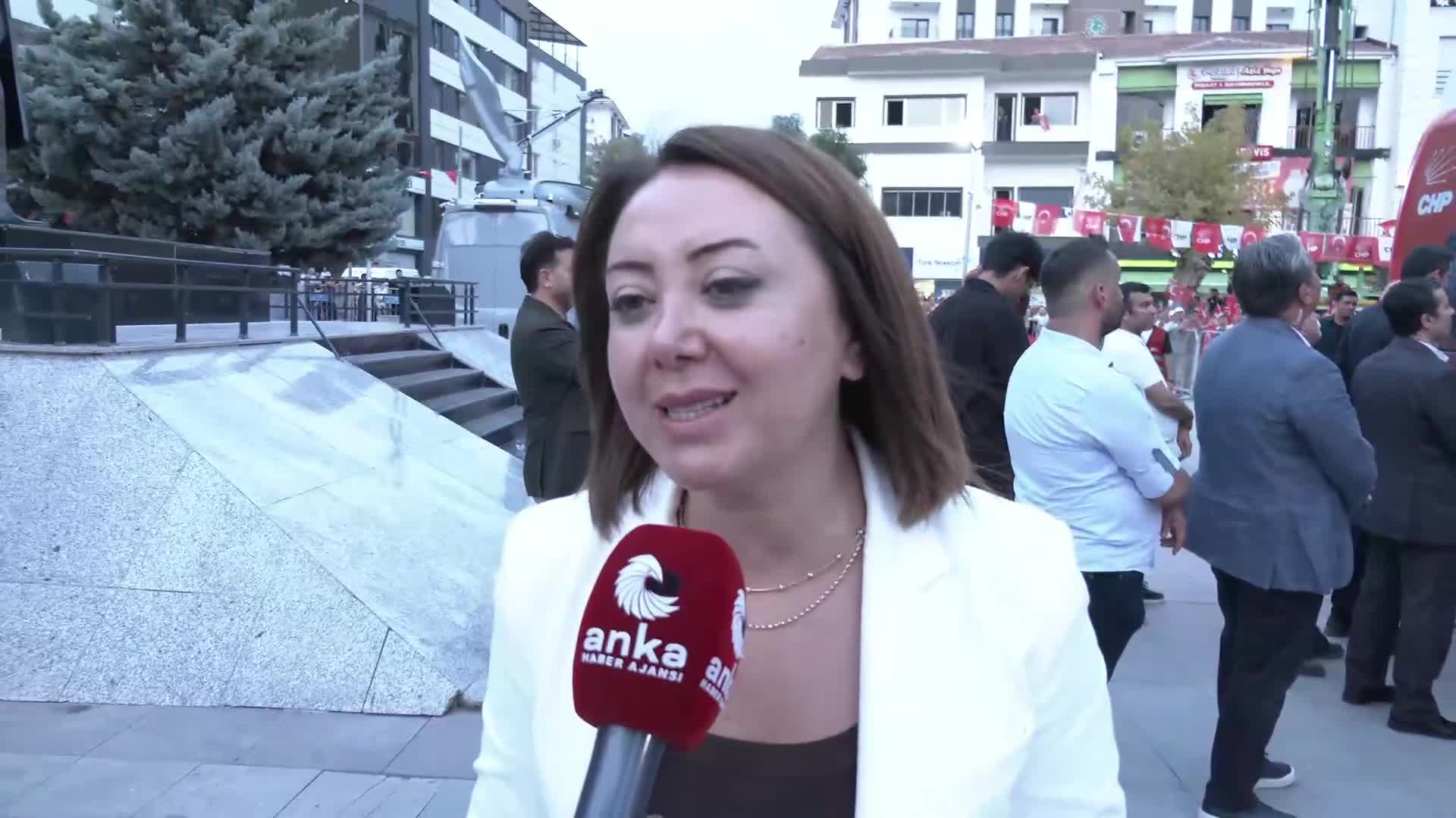 CHP'nin ''Millet İradesine Sahip Çıkıyor'' mitingi... Gül Çiftci: "Çağlayan Adliye'sinde bir adalet yok, asıl adalet bu meydanlarda"
