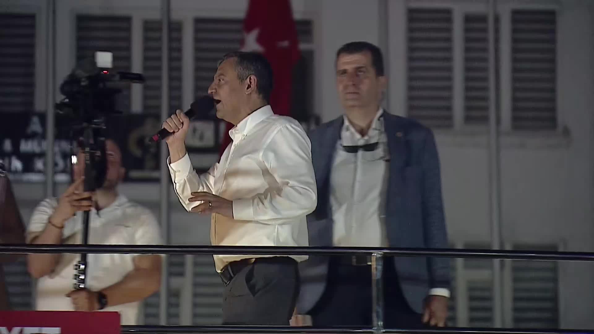 CHP'nin ''Millet İradesine Sahip Çıkıyor'' mitingi... Özgür Özel: Yüzde 28,5'tan yüzde 29 Erdoğan! Seni o koltukta yüzde 29'la oturtmam!