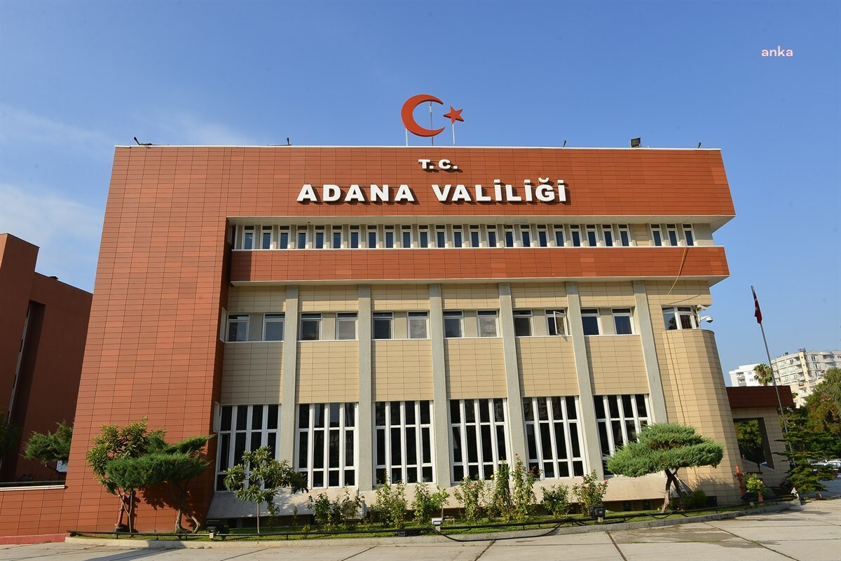 Adana'da eğitim uçağı düştü: İki kişi yaralandı