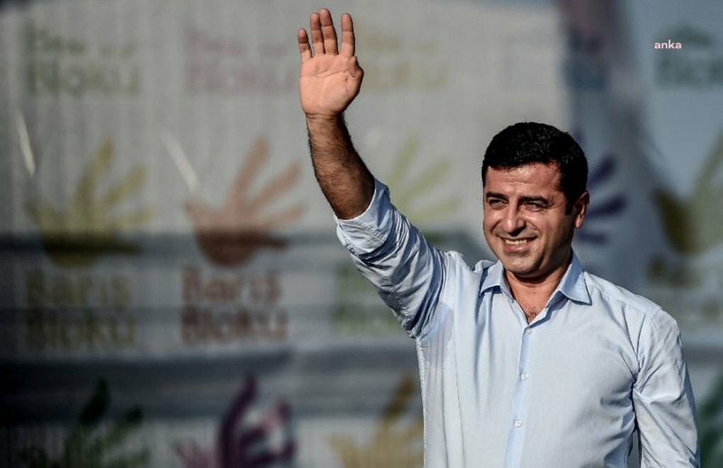 Selahattin Demirtaş'tan cezaevinden mesaj: "Barışla birlikte Türkiye'de yeni bir sayfa açılacak"