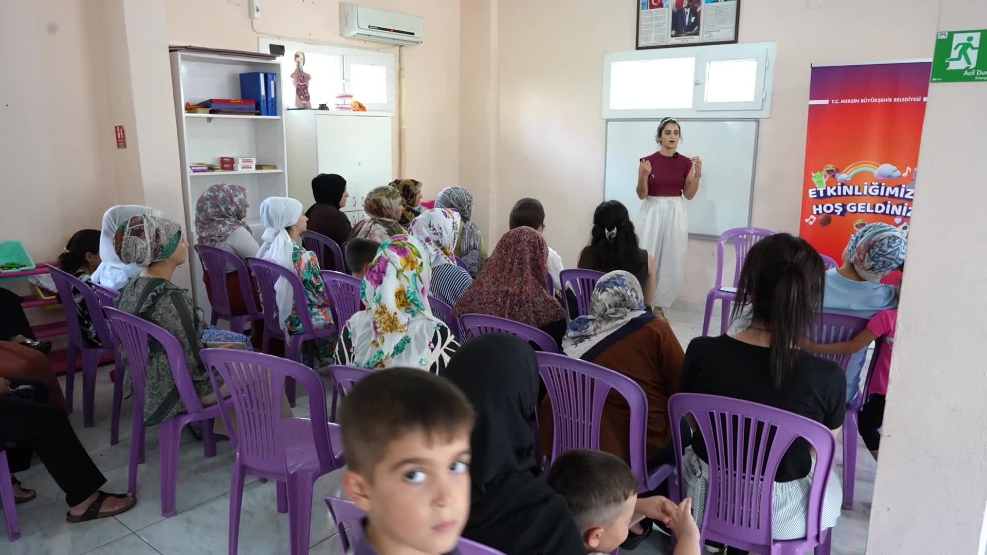 Mersin Büyükşehir Belediyesi'nden erken yaşta evliliğe karşı farkındalık eğitimi