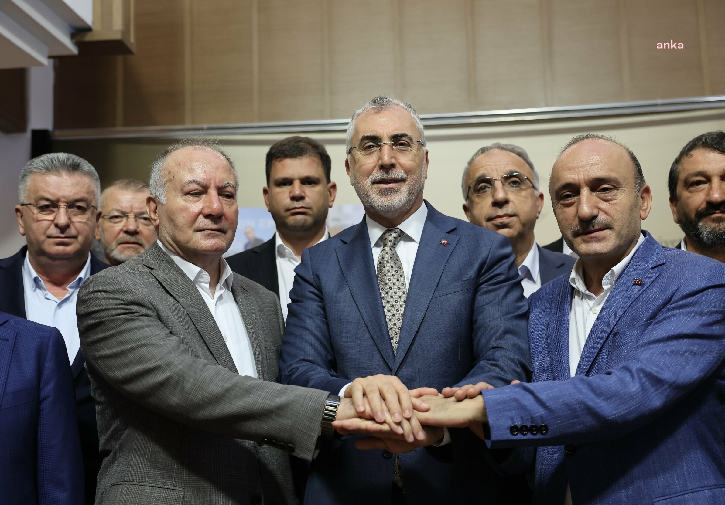 Kamu Toplu İş Sözleşmeleri Çerçeve Protokolü imzalandı... Kamu işçisi, 2025 yılının ilk 6 ayı için yüzde 24, ikinci 6 ayı için yüzde 11 zam alacak