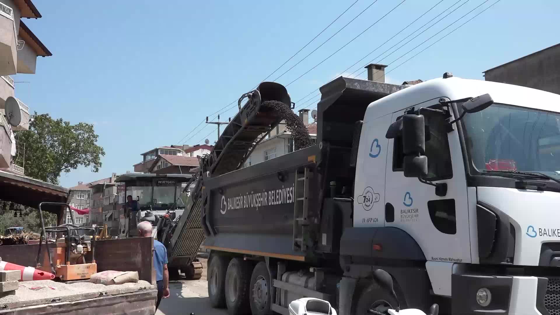 Balıkesir Büyükşehir Belediyesi’nden deforme olmuş yollarda çalışma