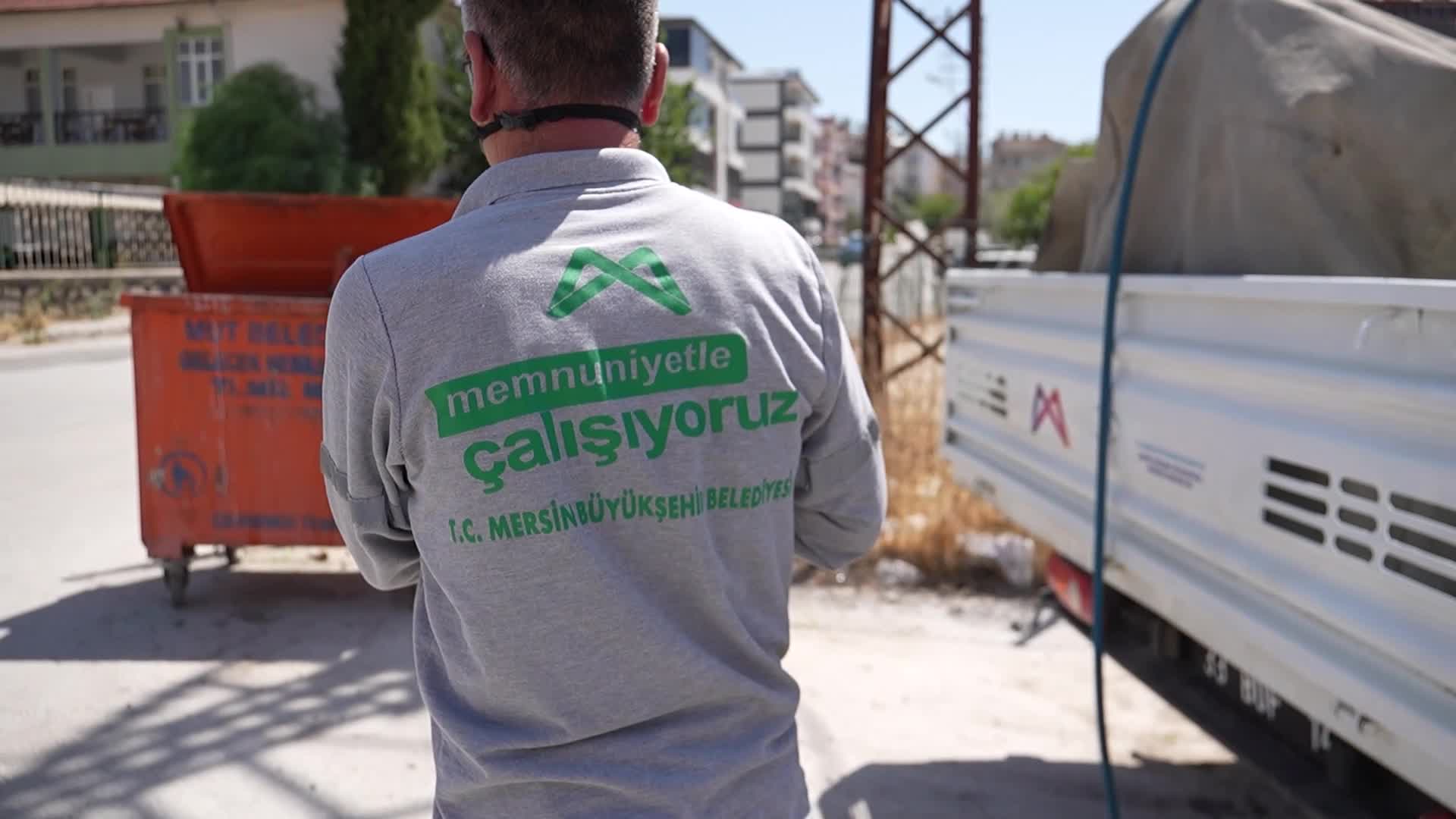 Mersin Büyükşehir Belediyesi'nden Mut’ta yoğun ilaçlama mesaisi