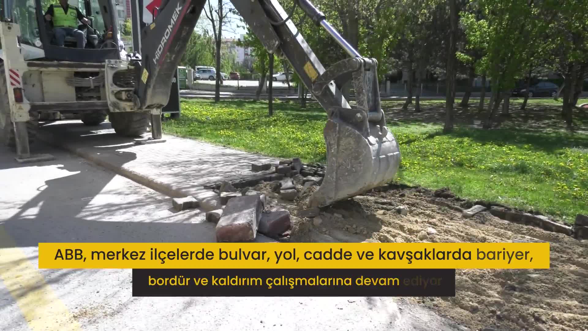 Ankara Büyükşehir Belediyesi, kaldırım, bordür ve bariyer yenileme çalışmalarına devam ediyor
