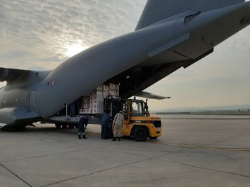 TÜRKİYE'DEN İTALYA VE İSPANYA'YA YARDIM MALZEMESİ