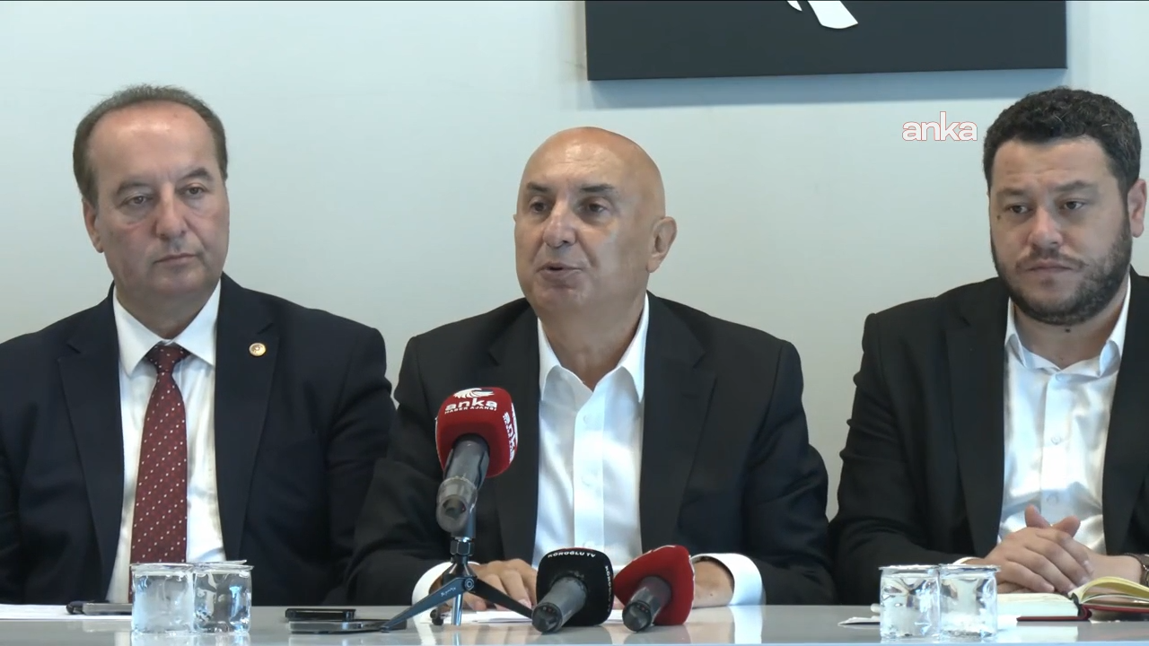 CHP milletvekilleri ve PM üyeleri sahada… CHP PM Üyesi Özkoç: “Bizim için tek bir hedef var; zindandaki arkadaşlarımızı milletimizle kucaklaştırmak"