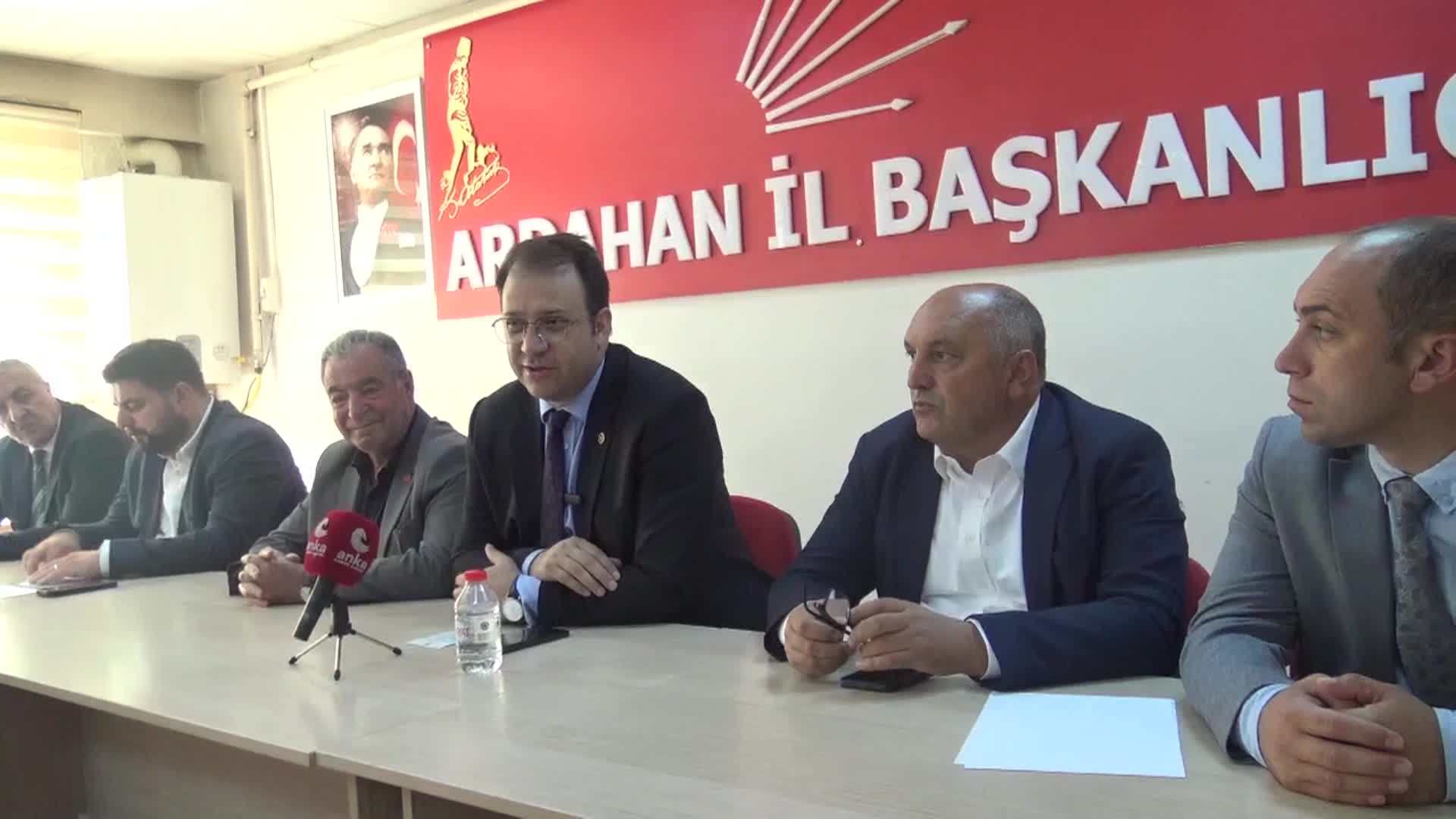 CHP milletvekilleri ve PM üyeleri sahada… CHP Kars Milletvekili Alp: "Şap krizi, Tarım Bakanlığı’nın büyük bir zafiyeti nedeniyle bu kadar yaygınlaştı"