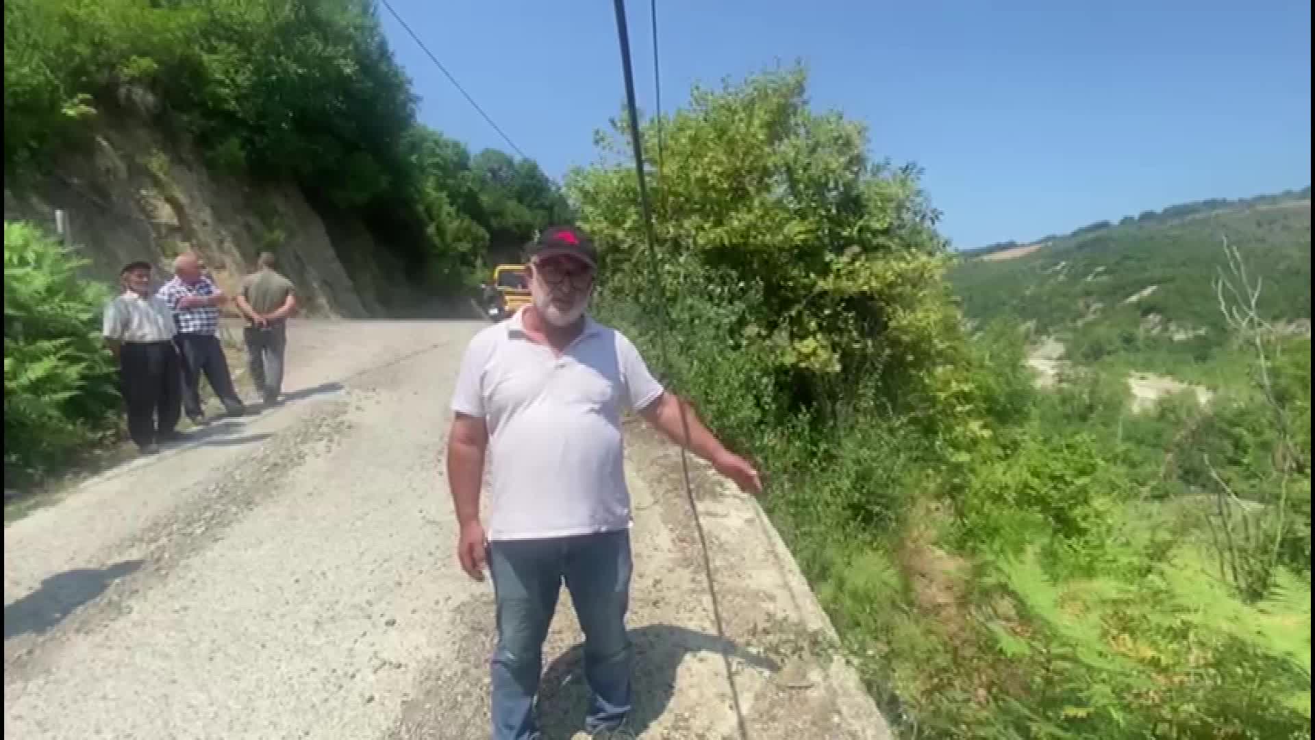 Sinop'un Türkeli ilçesinde çökme tehlikesi bulunan yol tedirginlik yarattı