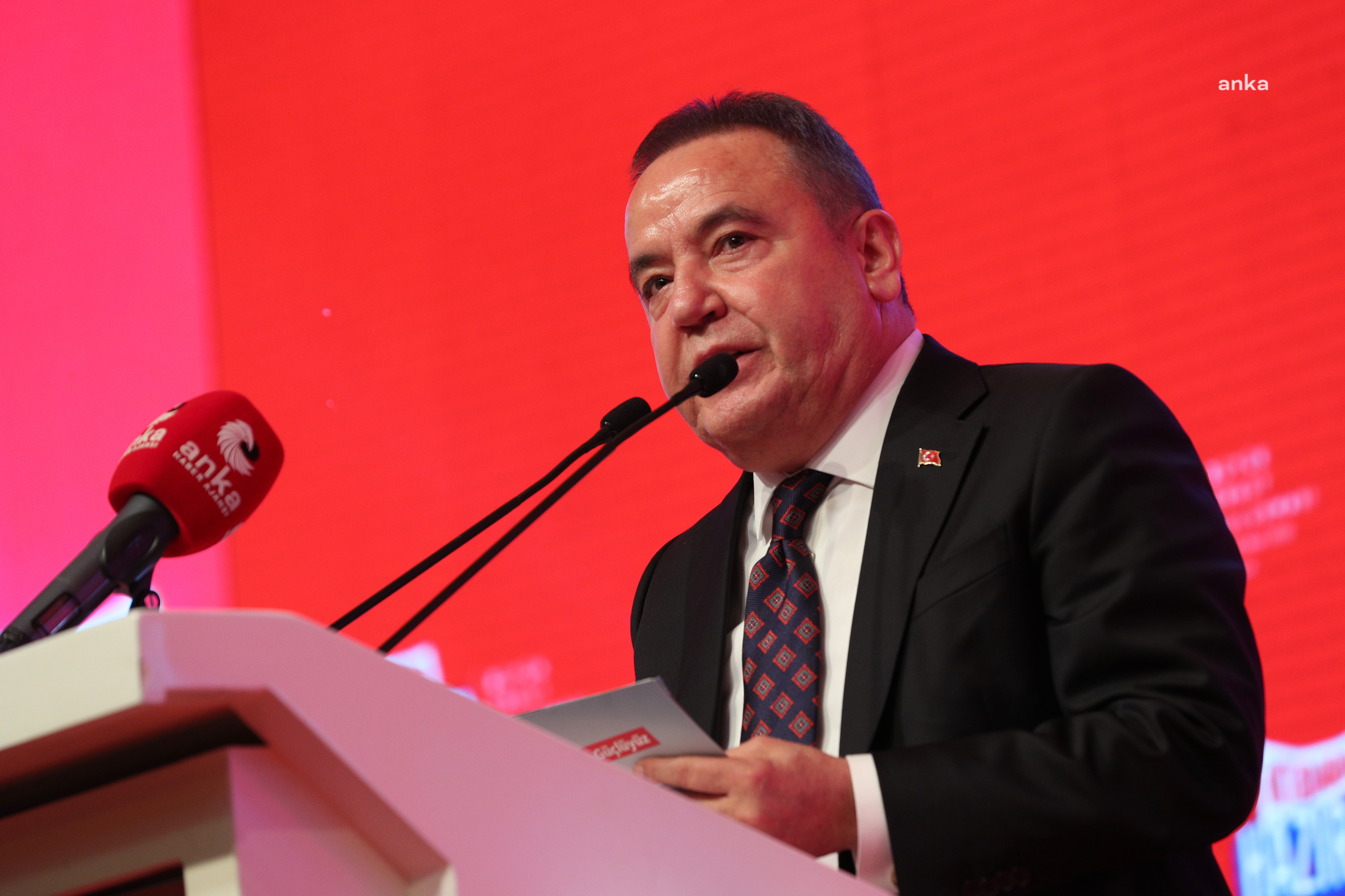 Muhittin Böcek: Demir parmaklıklar inancımızı, umudumuzu, mücadele azmimizi asla zapt edemez