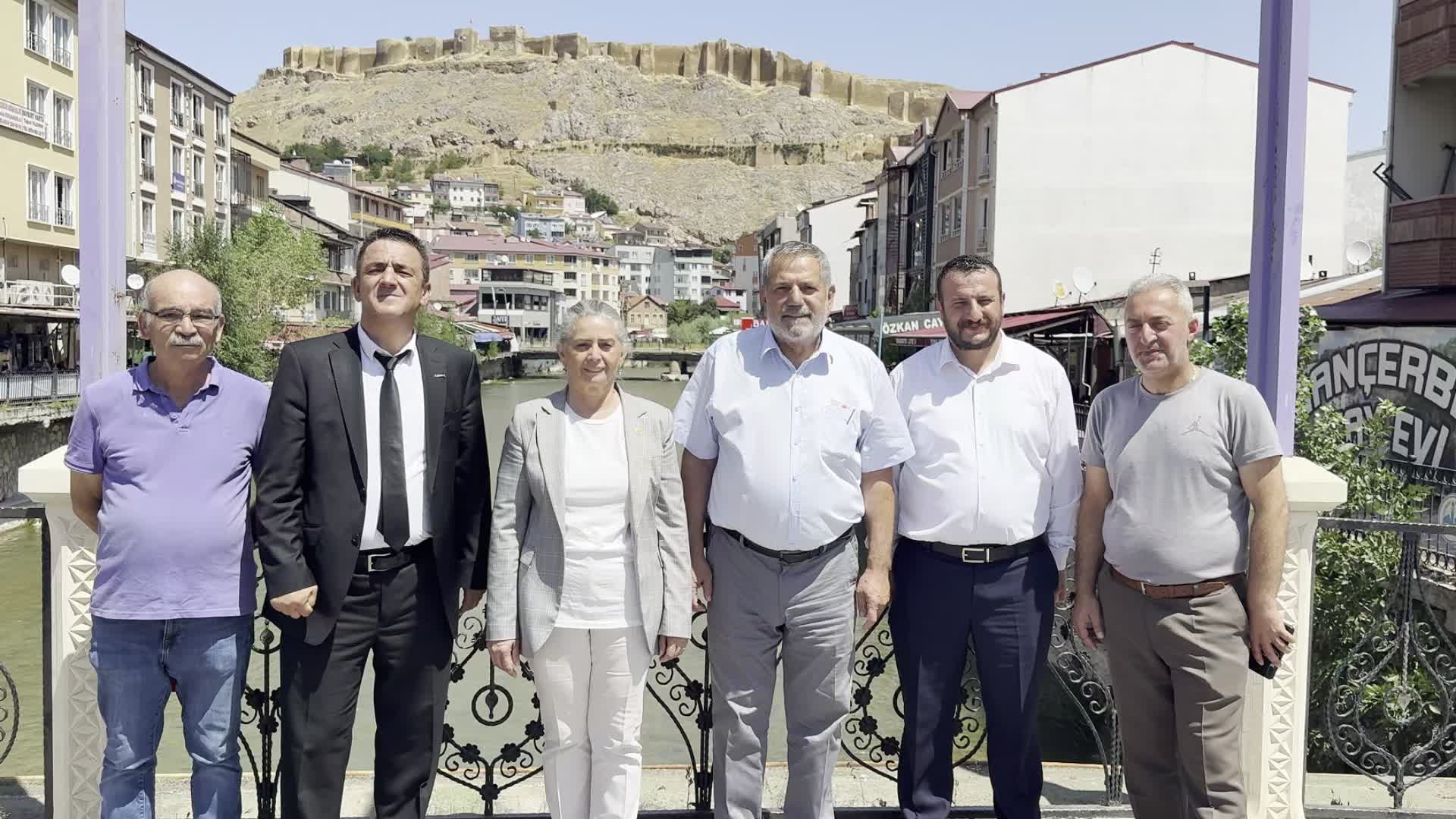 CHP heyeti Bayburt'ta... Tahsin Ocaklı, "Çoruh Nehri üzerindeki o köprü 'eylem köprüsü' olacak"