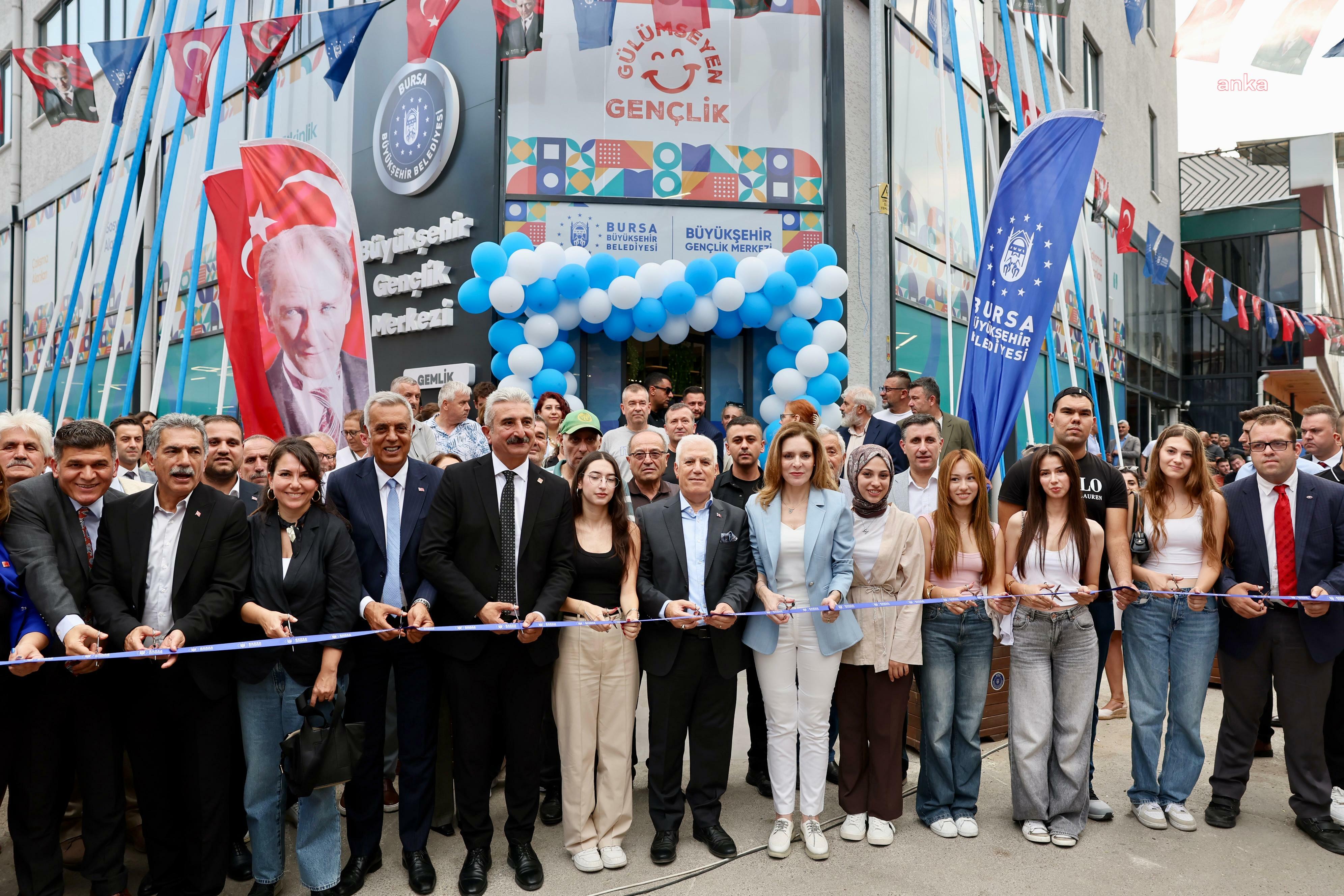 Bursa Büyükşehir Belediyesi, Gemlik Gençlik Merkezi’ni hizmete açtı