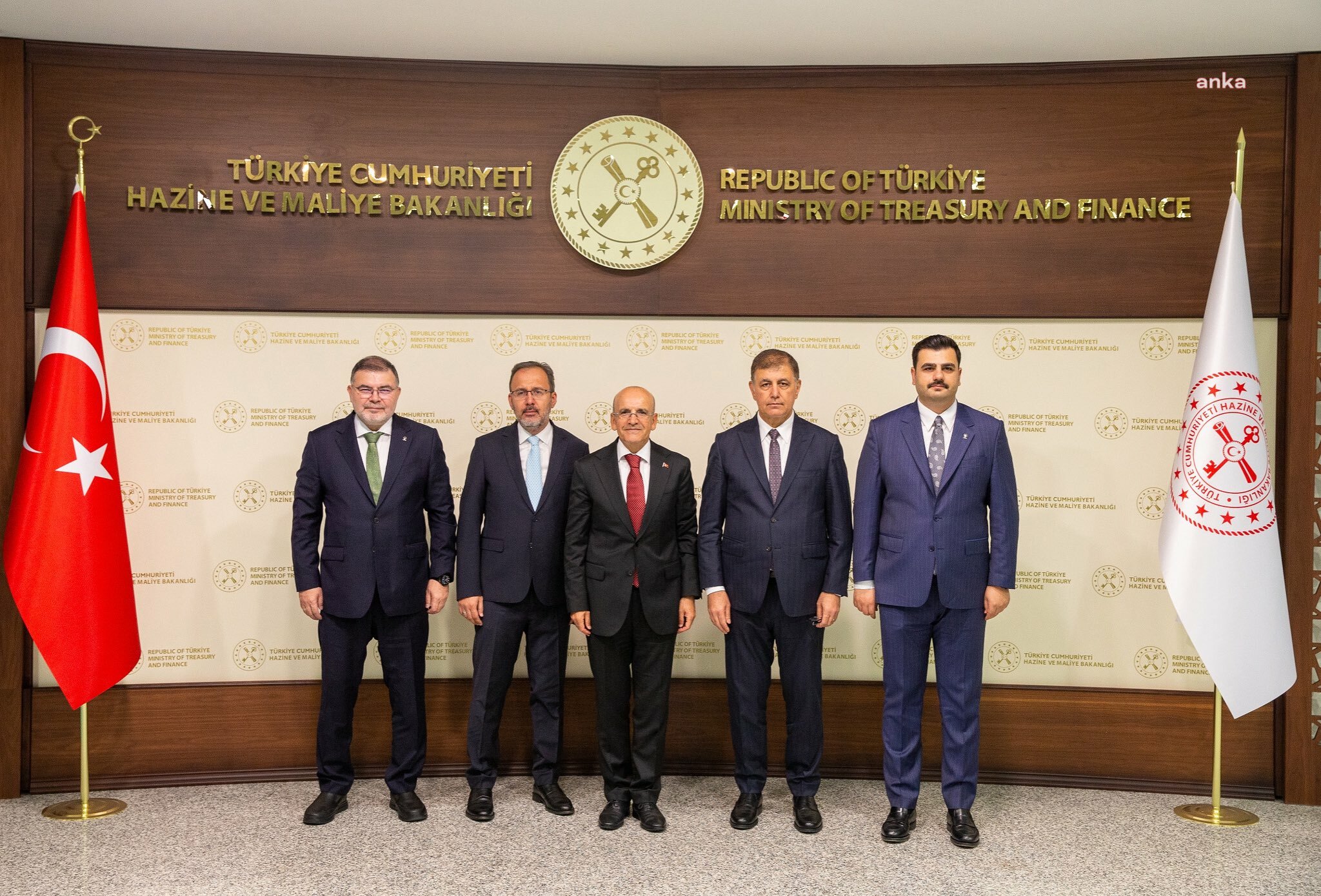 İzmir Büyükşehir Belediye Başkanı Tugay ile AK Parti Genel Sekreteri İnan, Hazine ve Maliye Bakanı Şimşek'i ziyaret etti